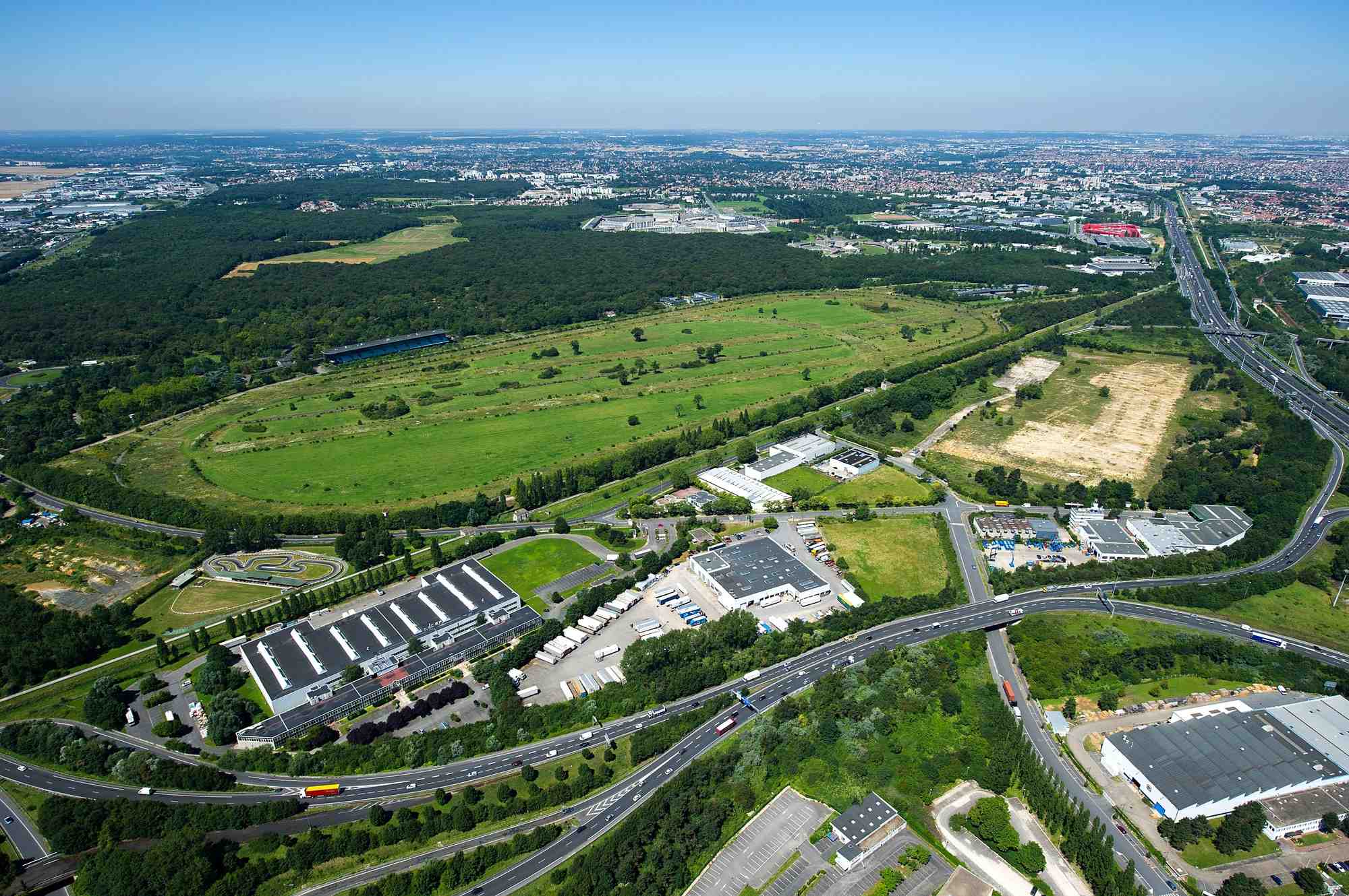 La parcelle en gravier blanc est la friche des usines Lu située dans l'Essonne à Ris-Orangis. (Photo d'illustration)