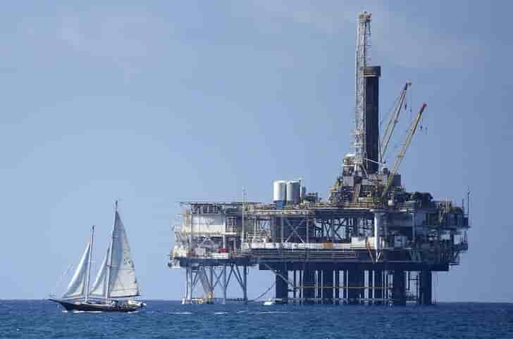 Manifestation en californie contre l'extension des forages en mer