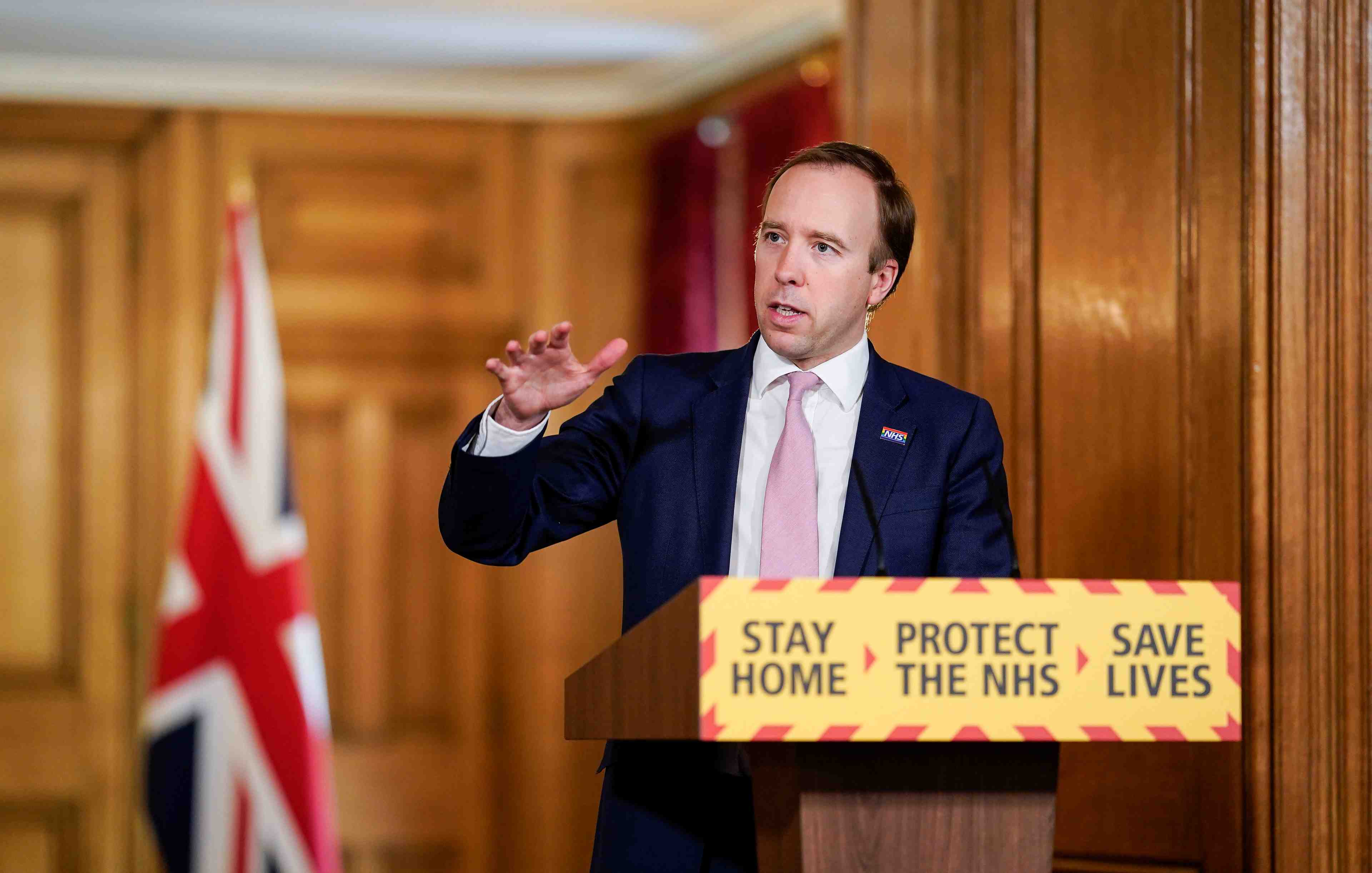 Le ministre de la sante britannique salue le comportement responsable des anglais