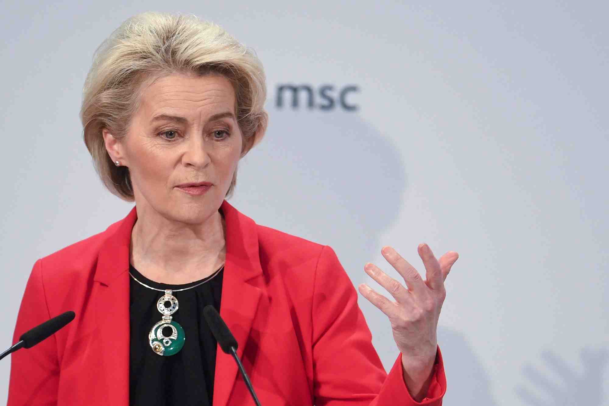 La russie pourrait perdre l'acces aux marches financiers en cas d'invasion de l'ukraine, dit von der leyen