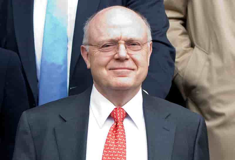 Le patron de Pfizer sous pression sur la recherche et l'emploi