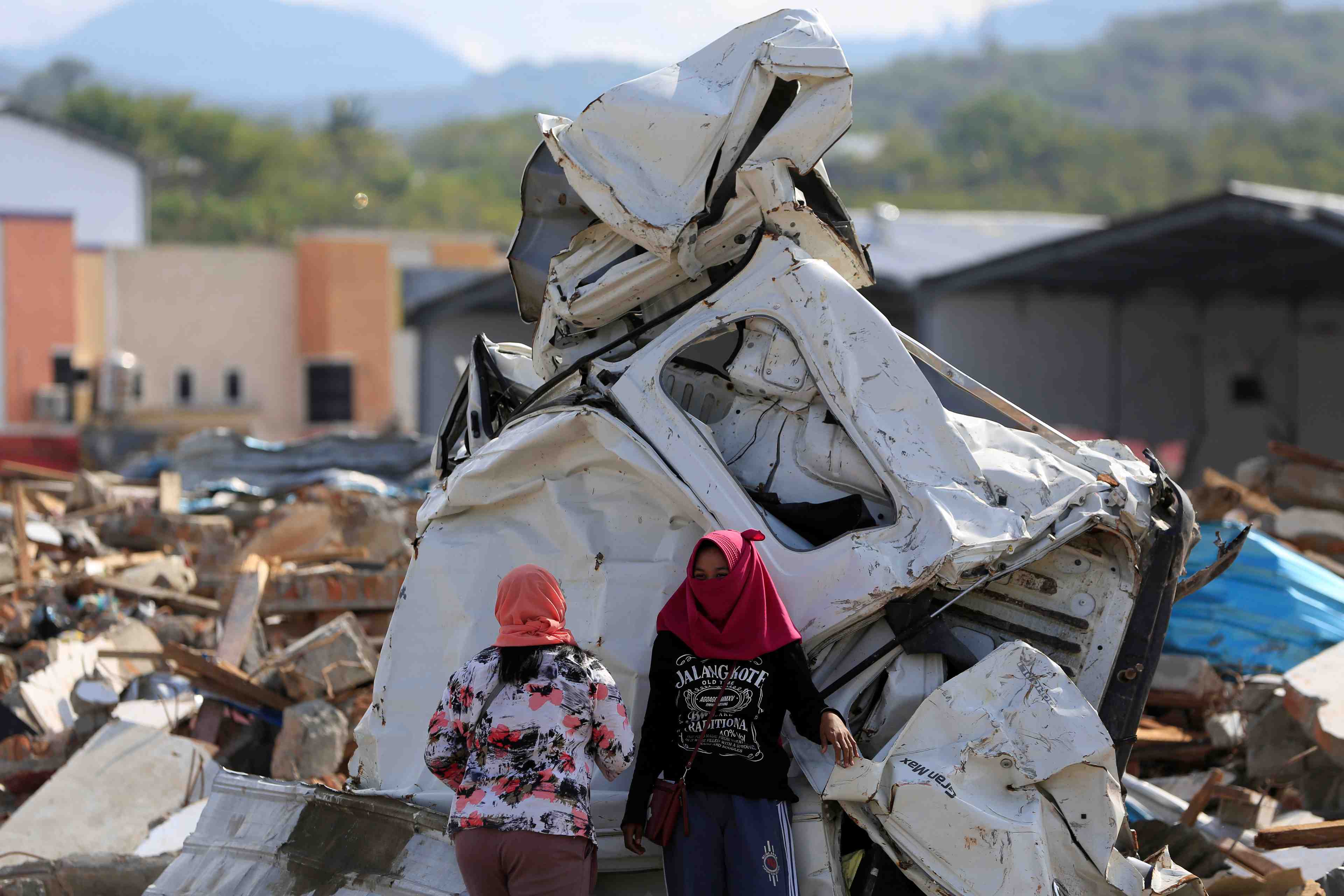 Celebes: le seisme a fait 1.763 morts, arret des recherches jeudi