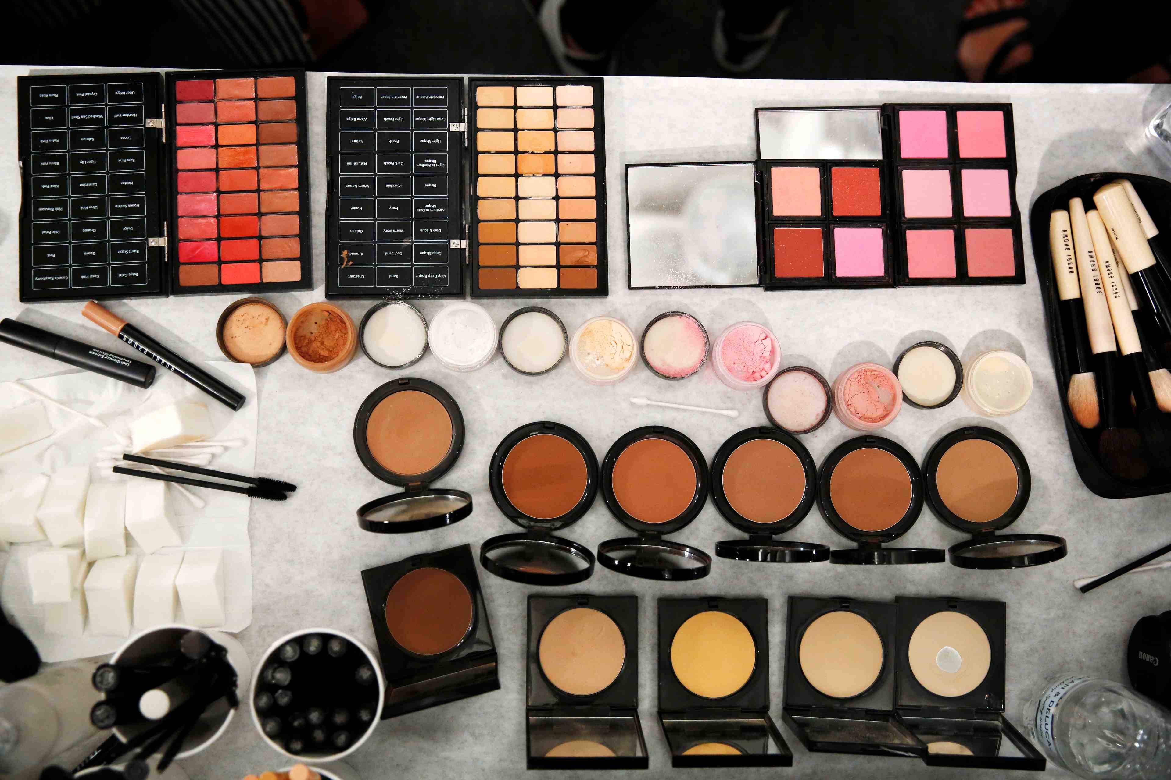 Modiface (l'oreal) va fournir a amazon l'essayage virtuel de maquillage
