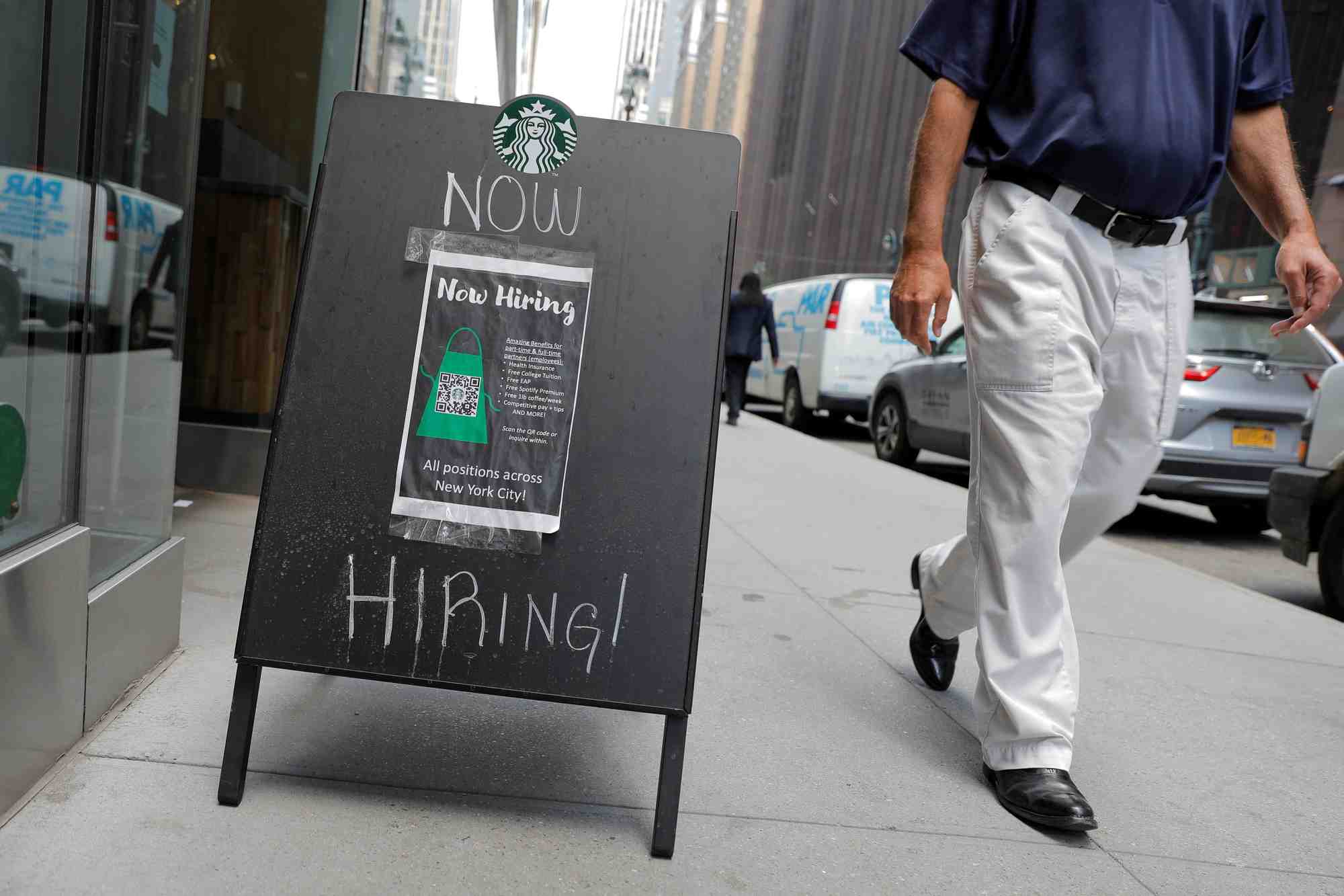 Un panneau annoncant des offres d'emploi, a manhattan