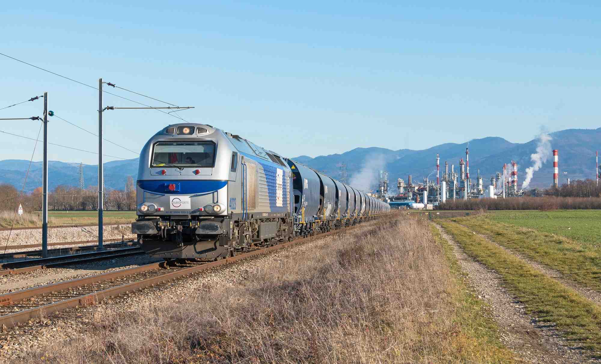 Europorte, le premier opérateur privé de fret ferroviaire en France, filiale du groupe Getlink (ex-Eurotunnel), s'est associé à la PME bretonne spécialiste de l'IoT Kerlink pour commercialiser d'ici à la fin de l'année une solution de fret connectée et sécurisée.