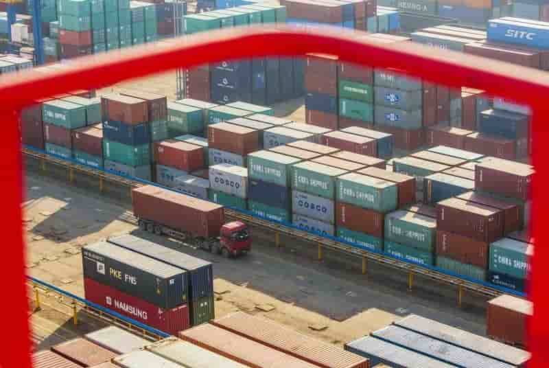 De nouvelles mesures de relance attendues apres la chute des importations chinoises