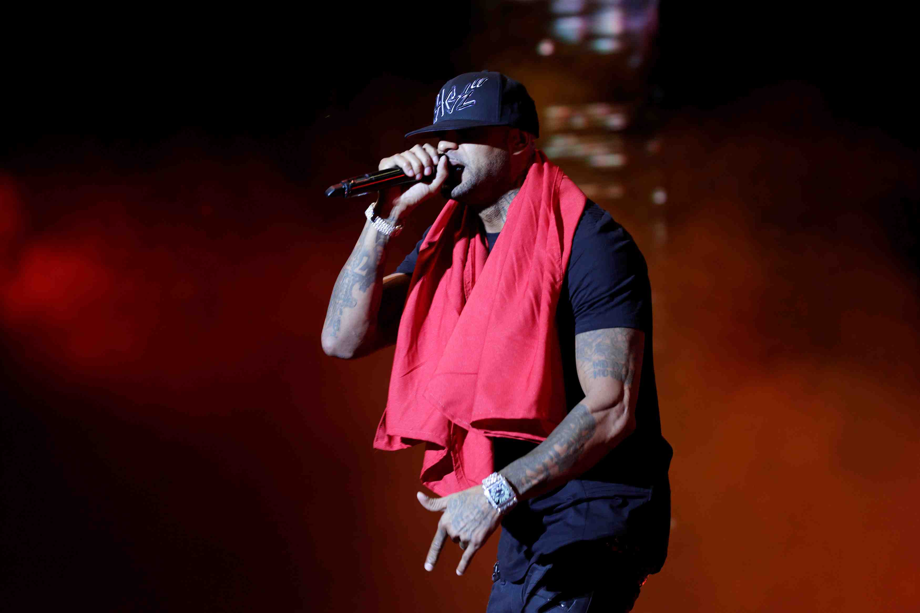 Un an avec sursis requis contre les rappeurs booba et kaaris