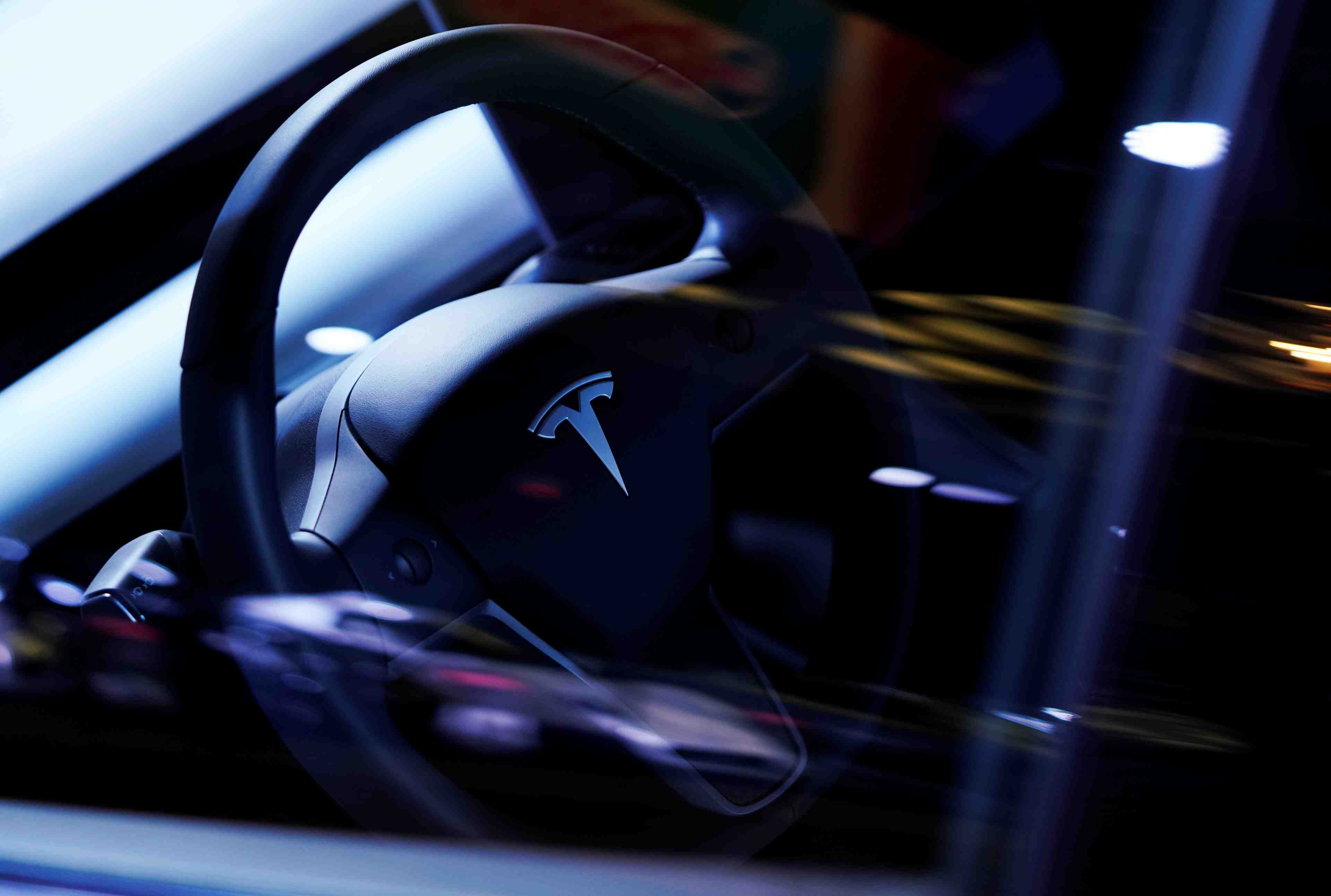 Tesla simplifie sa gamme et baisse le prix de sa model