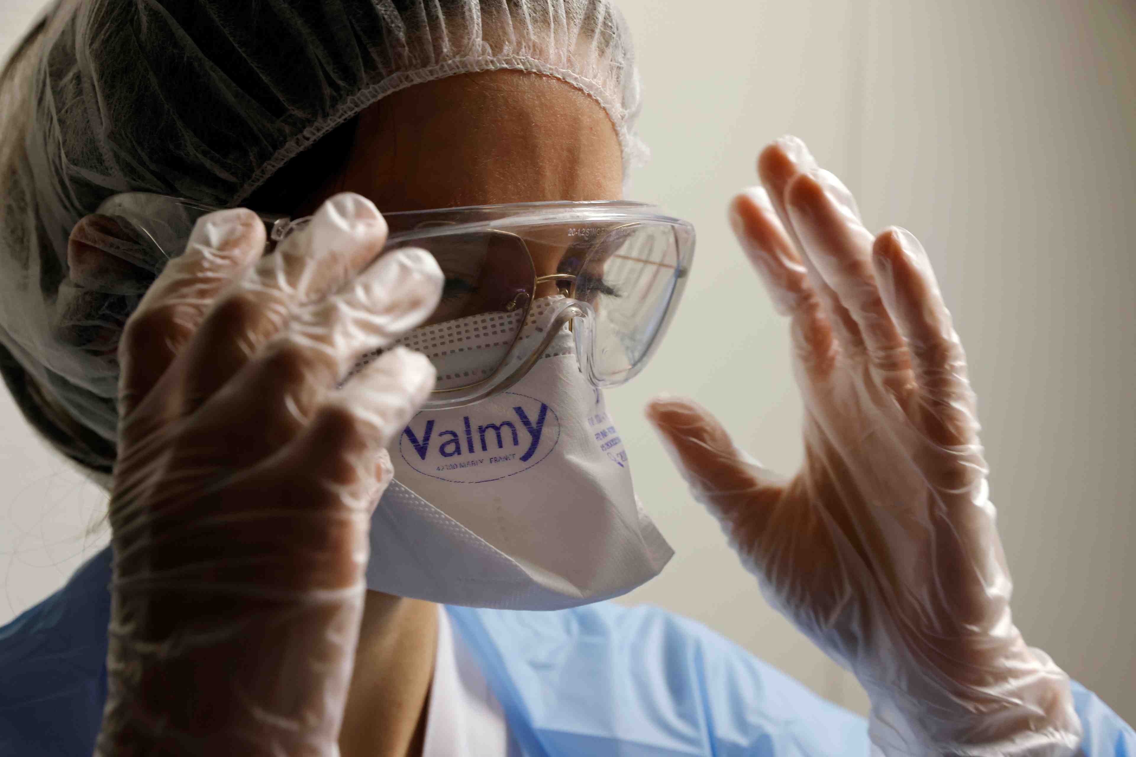France: des aides-soignantes et infirmieres contre l'obligation vaccinale