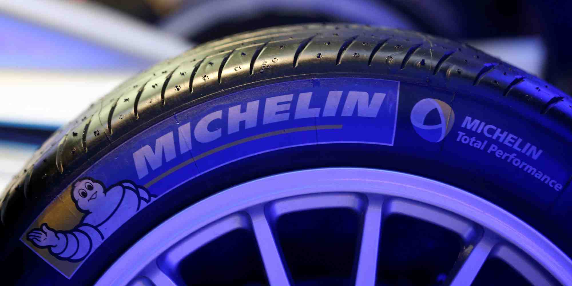 Le 5 novembre, Michelin avait annoncé la fermeture des sites de Cholet (Maine-et-Loire, 955 salariés) et Vannes (Morbihan, 299).