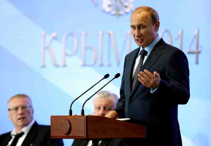 Vladimir Poutine adopte un ton plus conciliant sur l'Ukraine