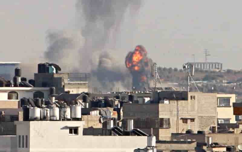 Israel bombarde gaza en represailles d’un tire de roquette