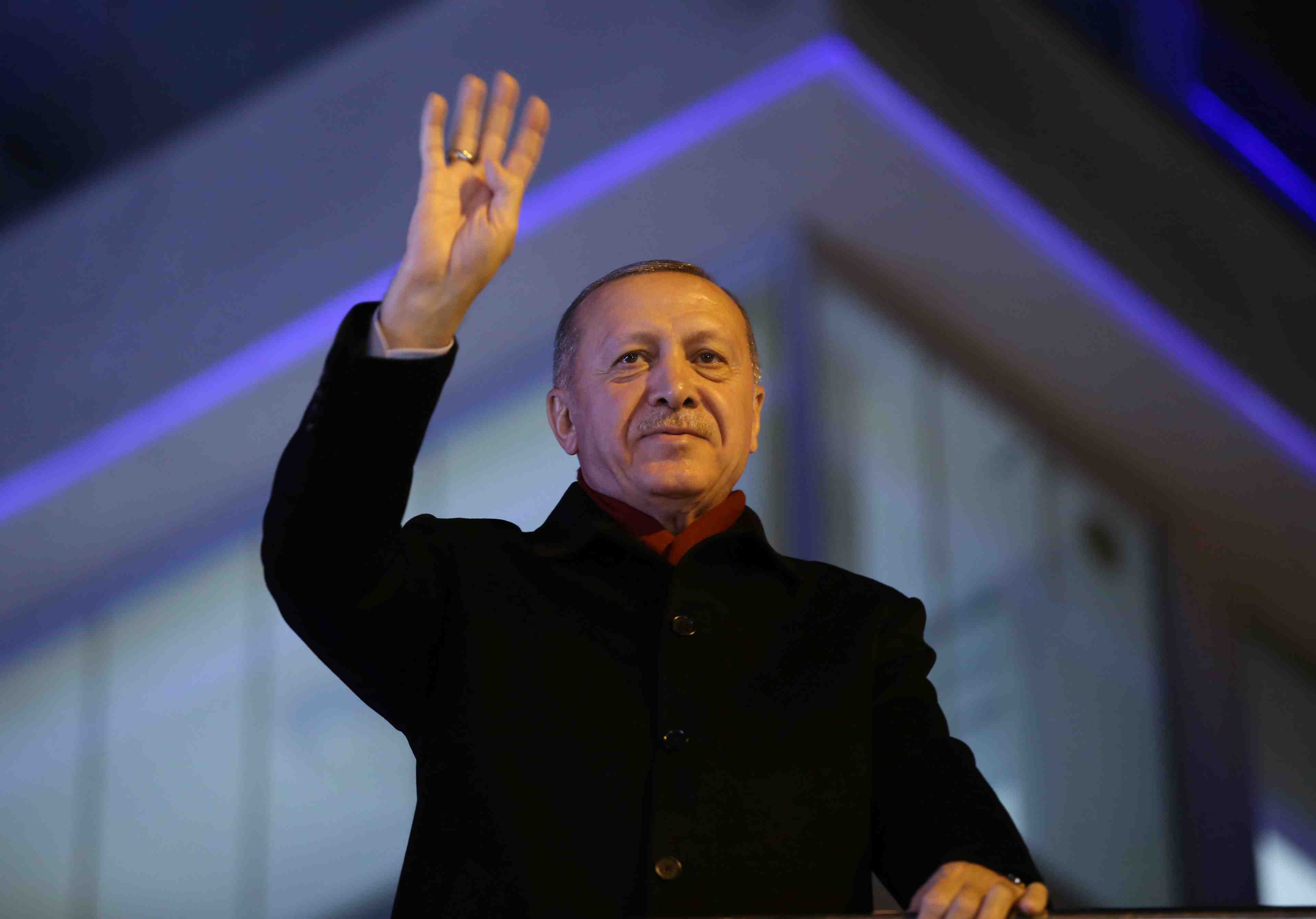 Bruxelles demande a erdogan d'eloigner les migrants de la frontiere