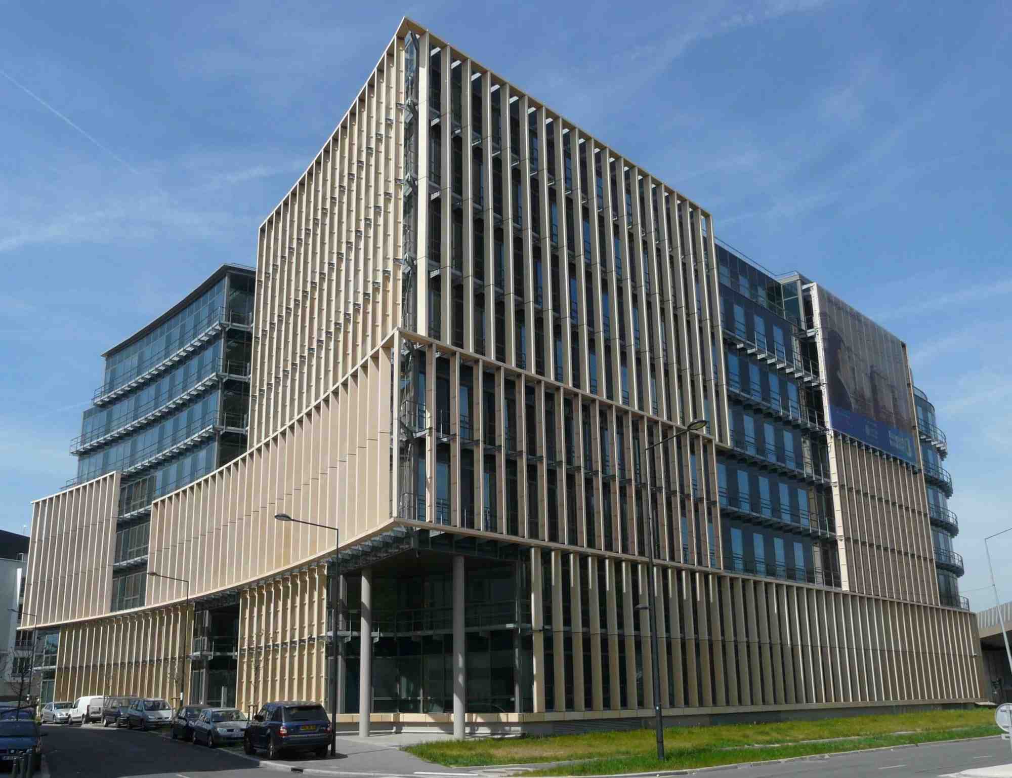 Le Spallis, un ensemble de 37 000 mètres carrés de bureaux à Saint-Denis (Seine-Saint-Denis) a été officiellement cédé à l’Agence de gestion de l’immobilier de l’État en avril 2024.