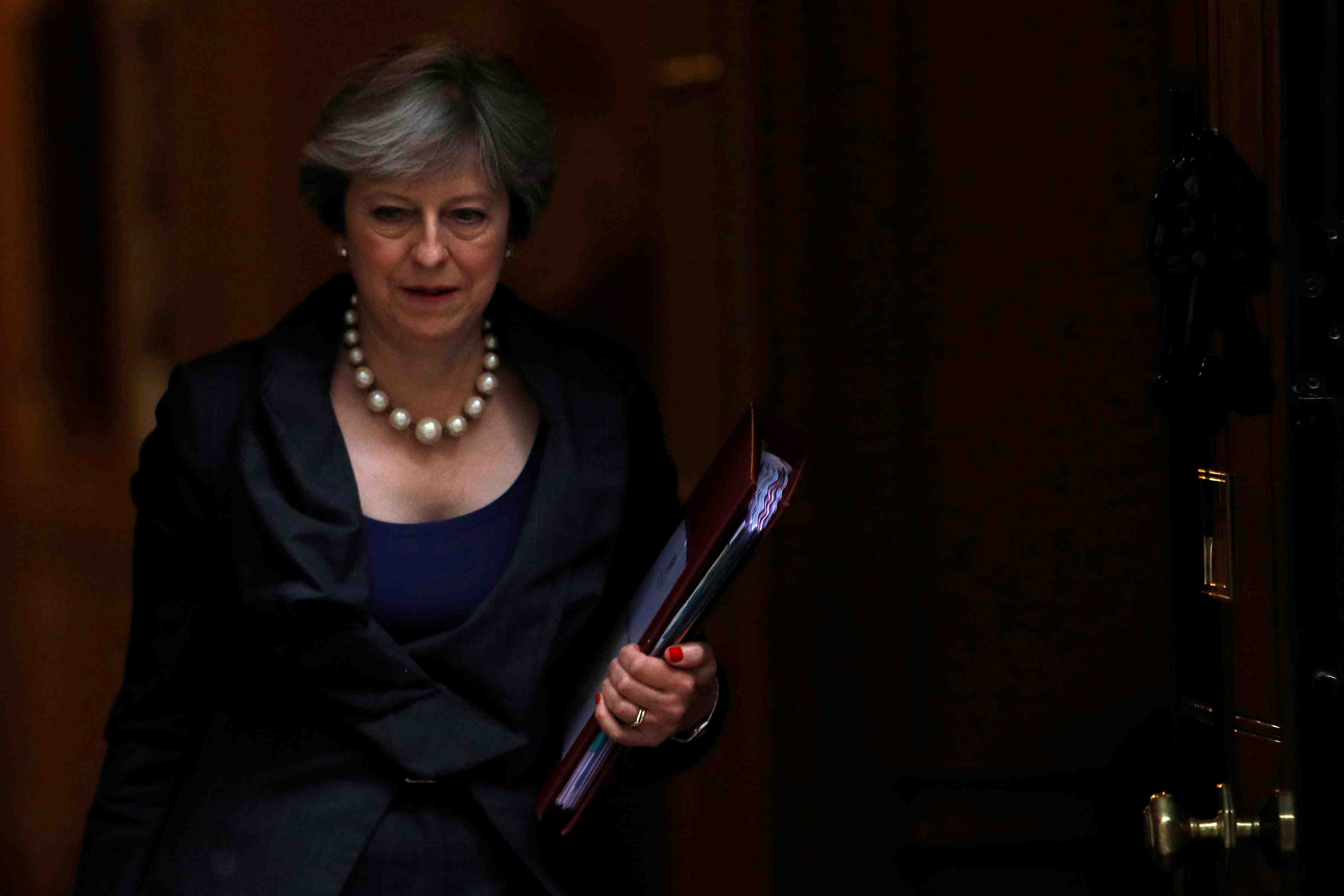 Brexit: l'ue pourrait tendre la main a theresa may