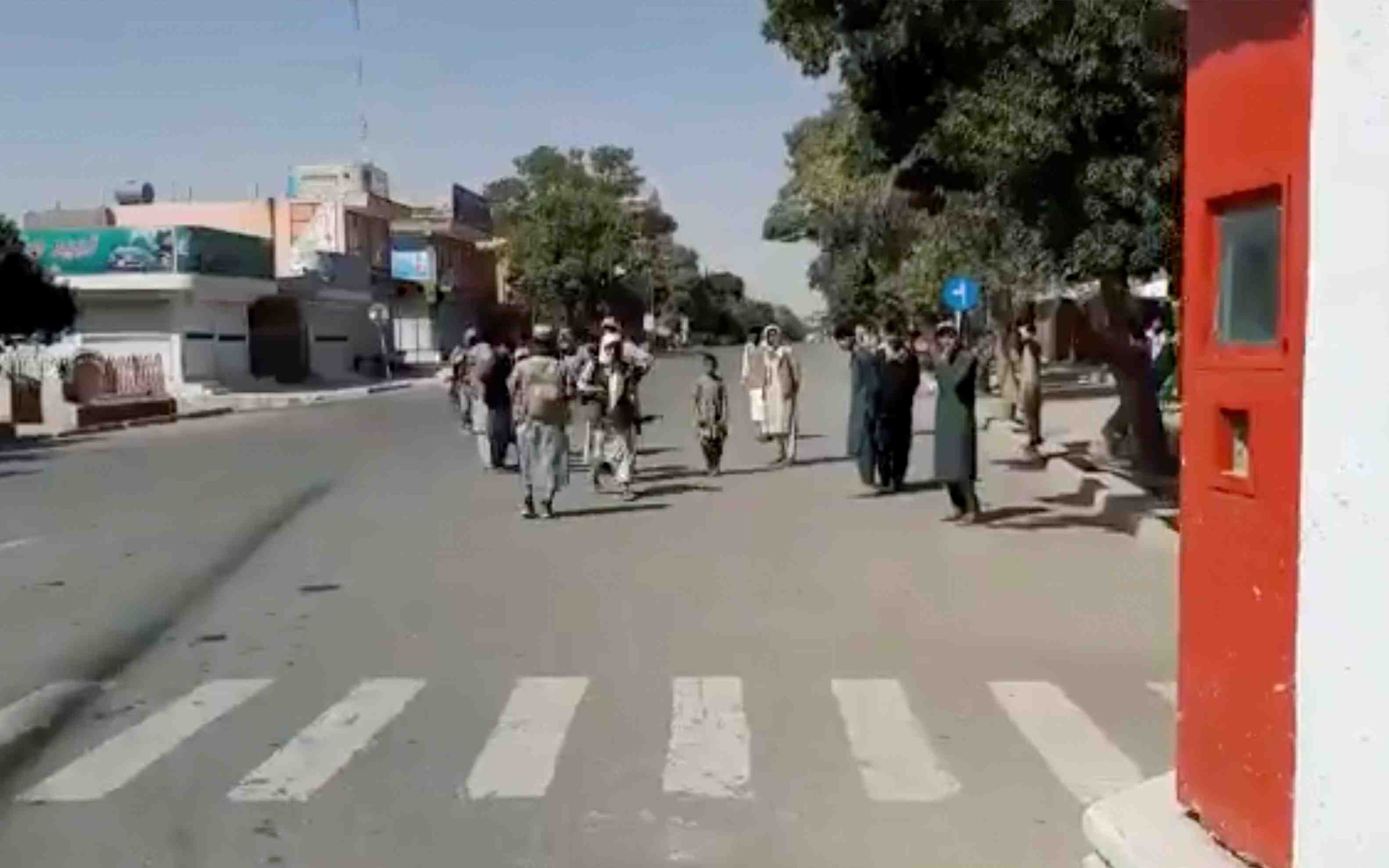 Afghanistan: les taliban progressent