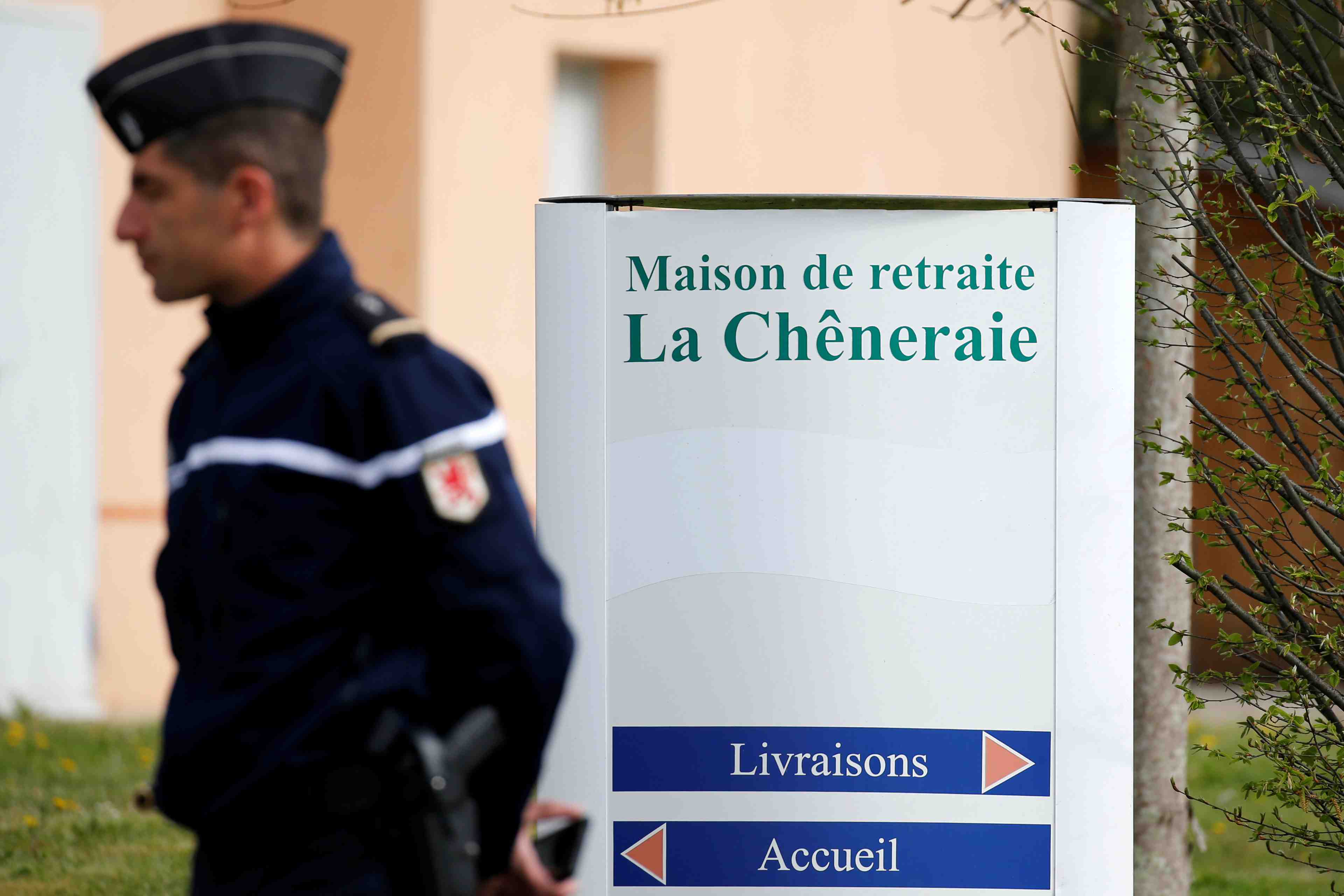 Cinq morts apres une intoxication alimentaire dans un ehpad