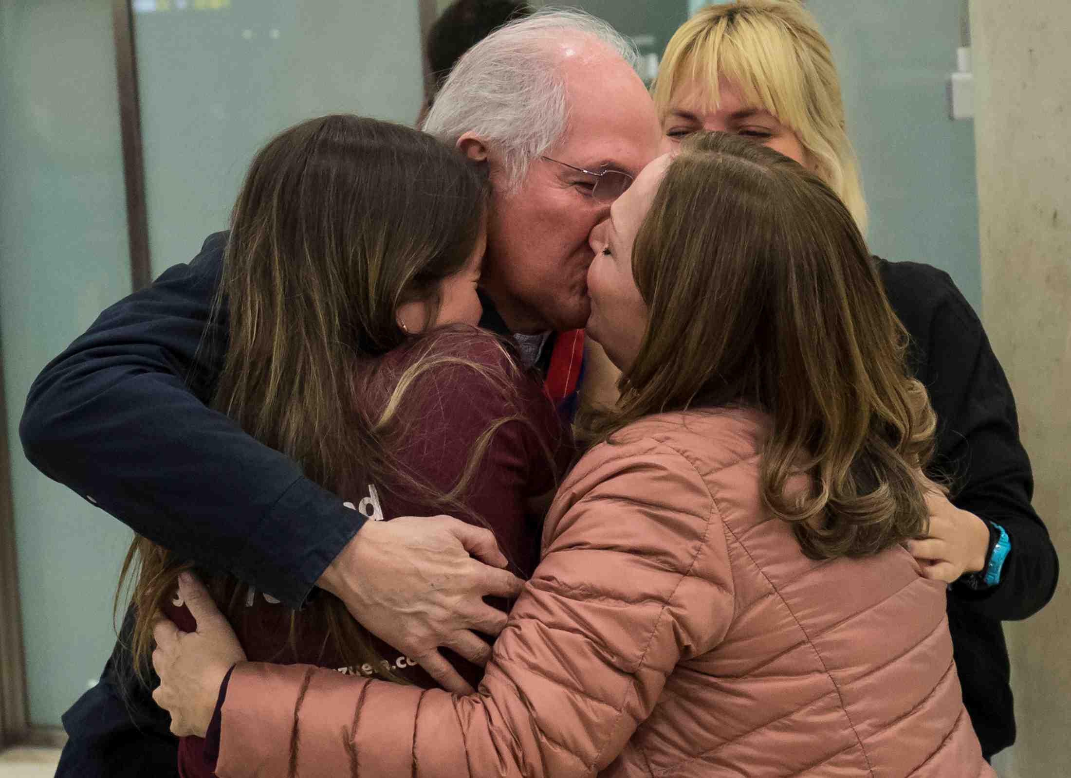 Un dirigeant de l'opposition venezuelienne s'exile en espagne