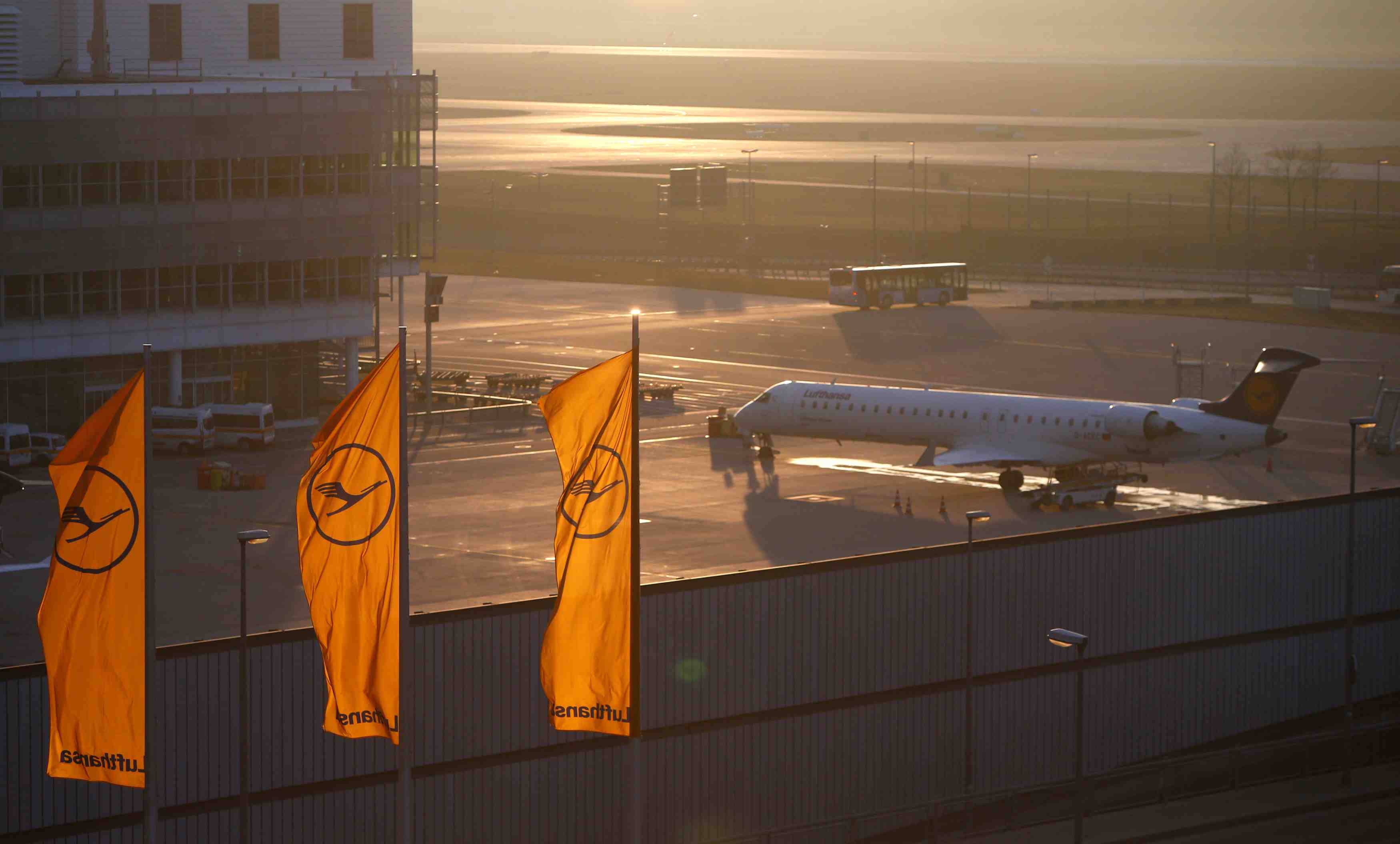 Lufthansa reclame des coupes claires chez alitalia