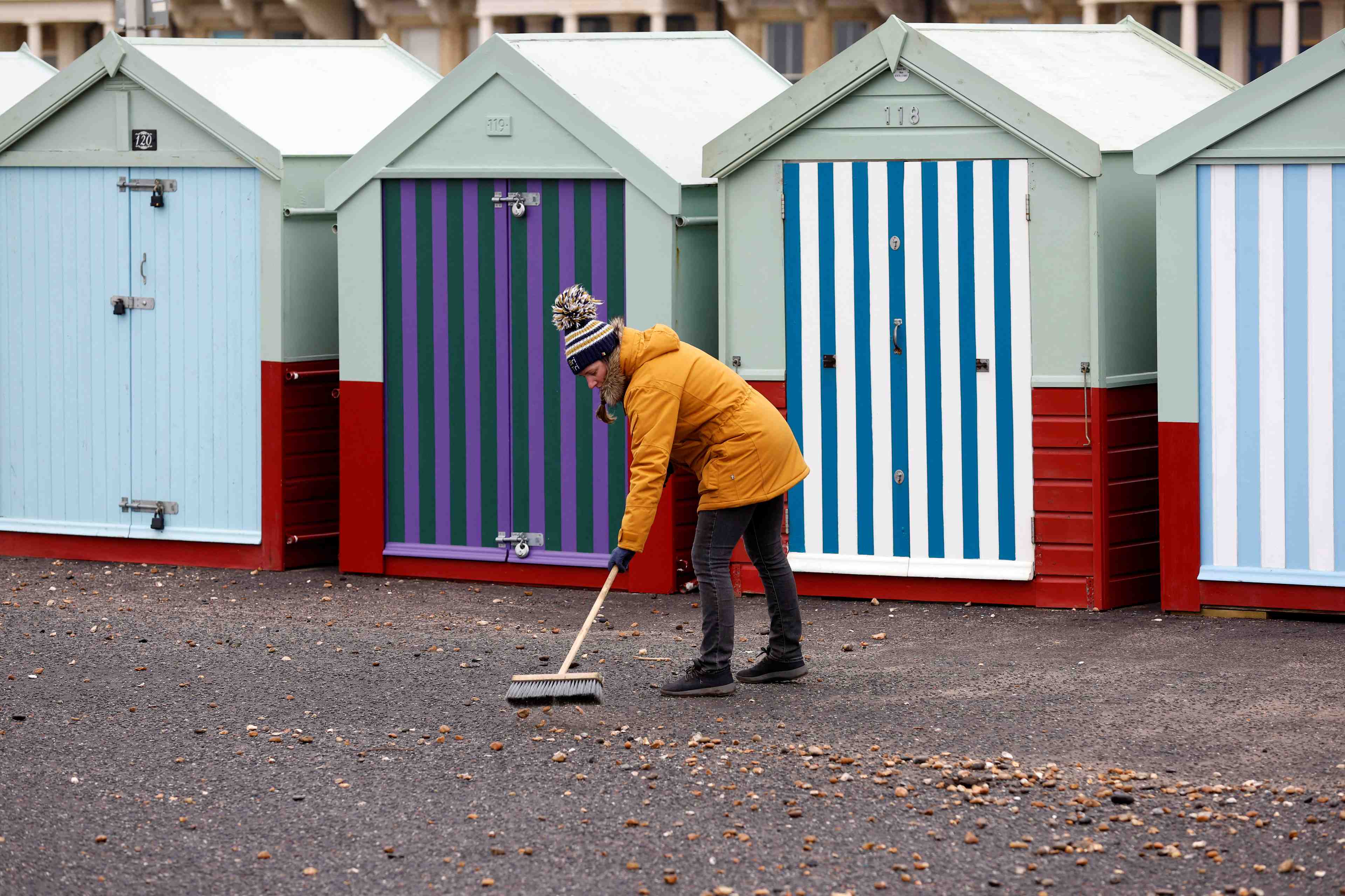 Tempete eunice: pres de 200.000 foyers britanniques toujours prives d'electricite