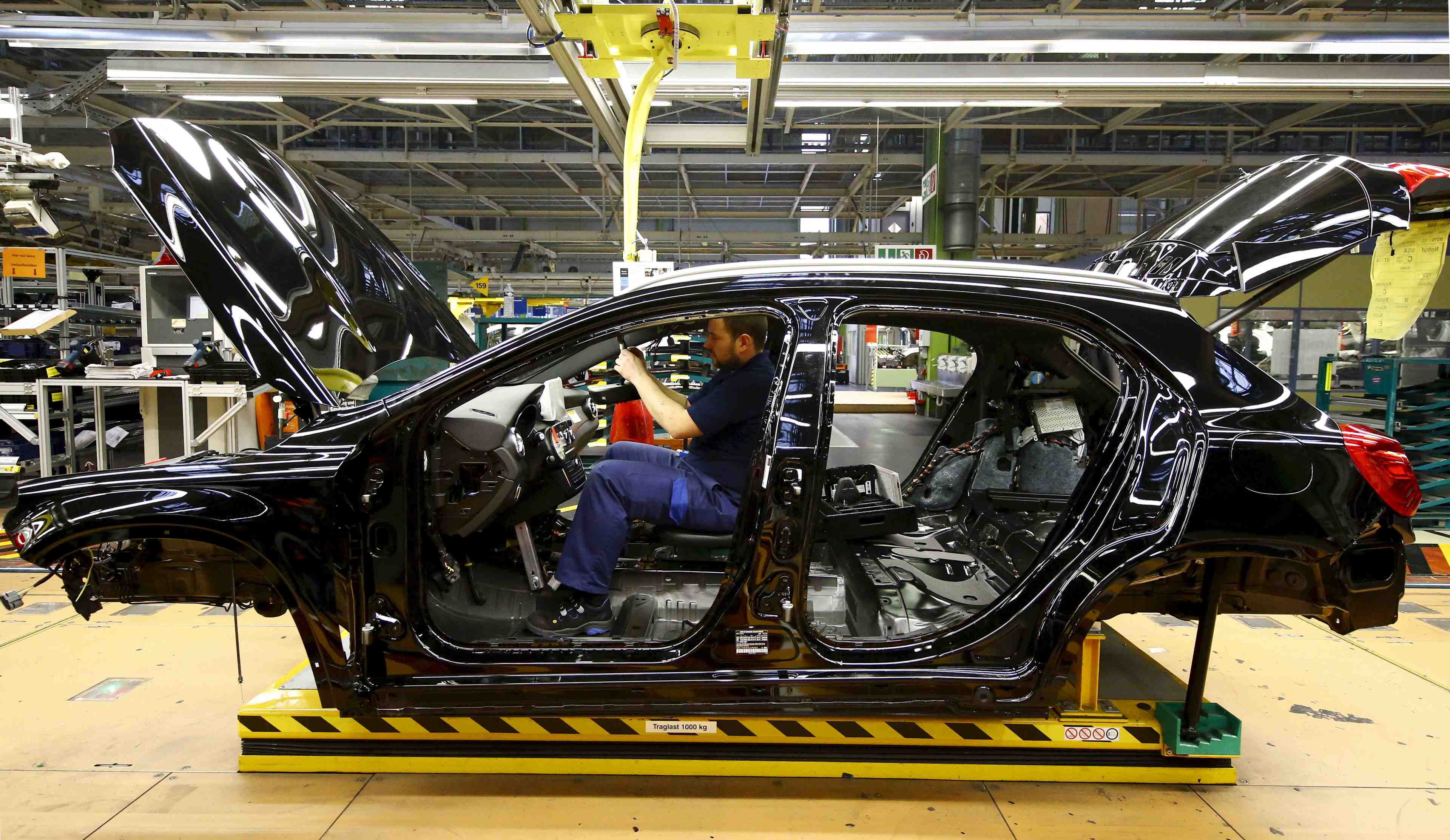 Ralentissement inattendu du secteur prive en zone euro en avril