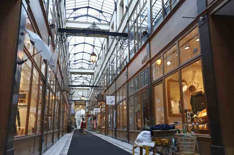 La croissance continue de ralentir dans le secteur prive en france