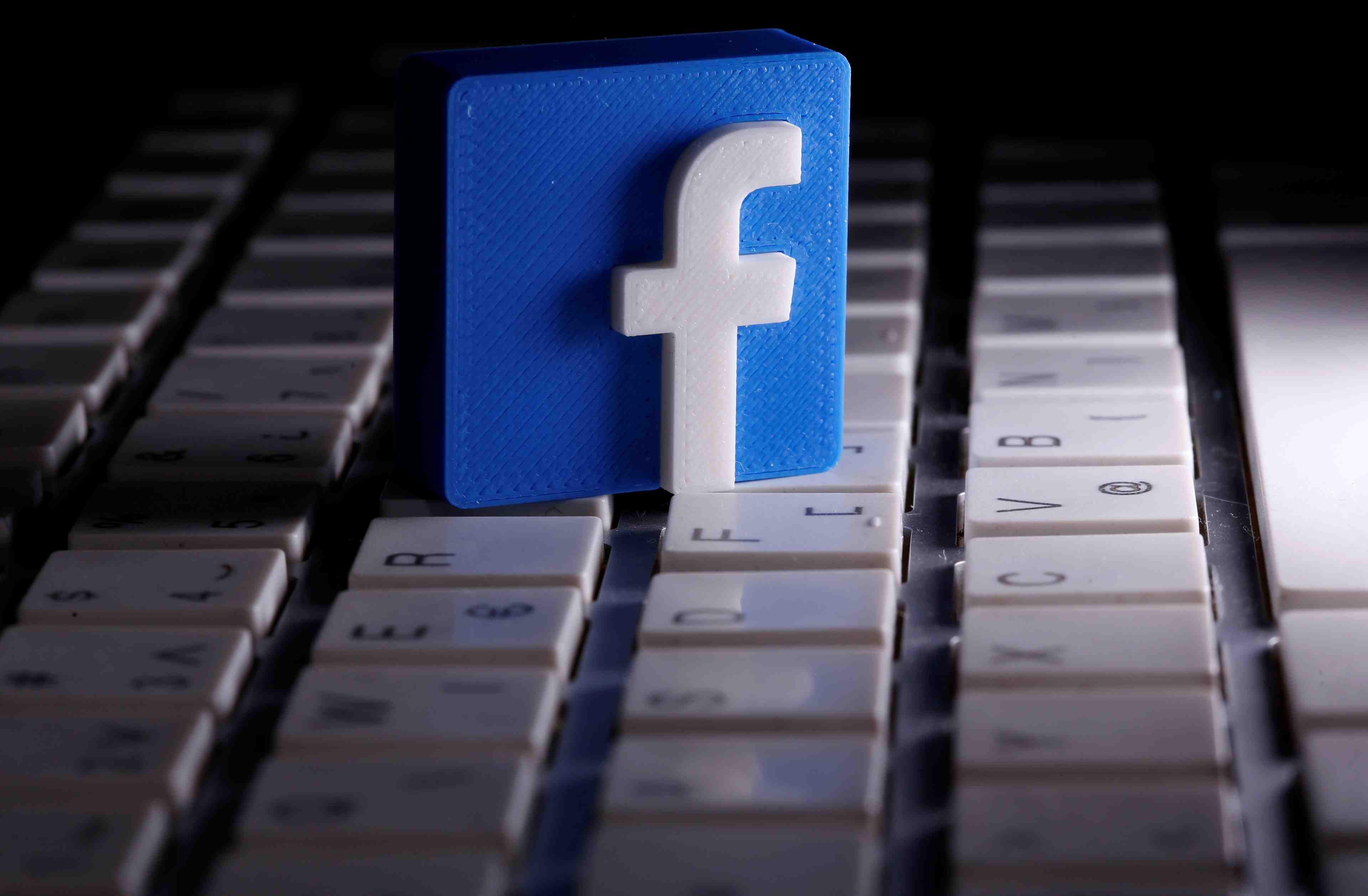 Facebook pourrait interdire les publicites politiques avant la presidentielle us, selon bloomberg