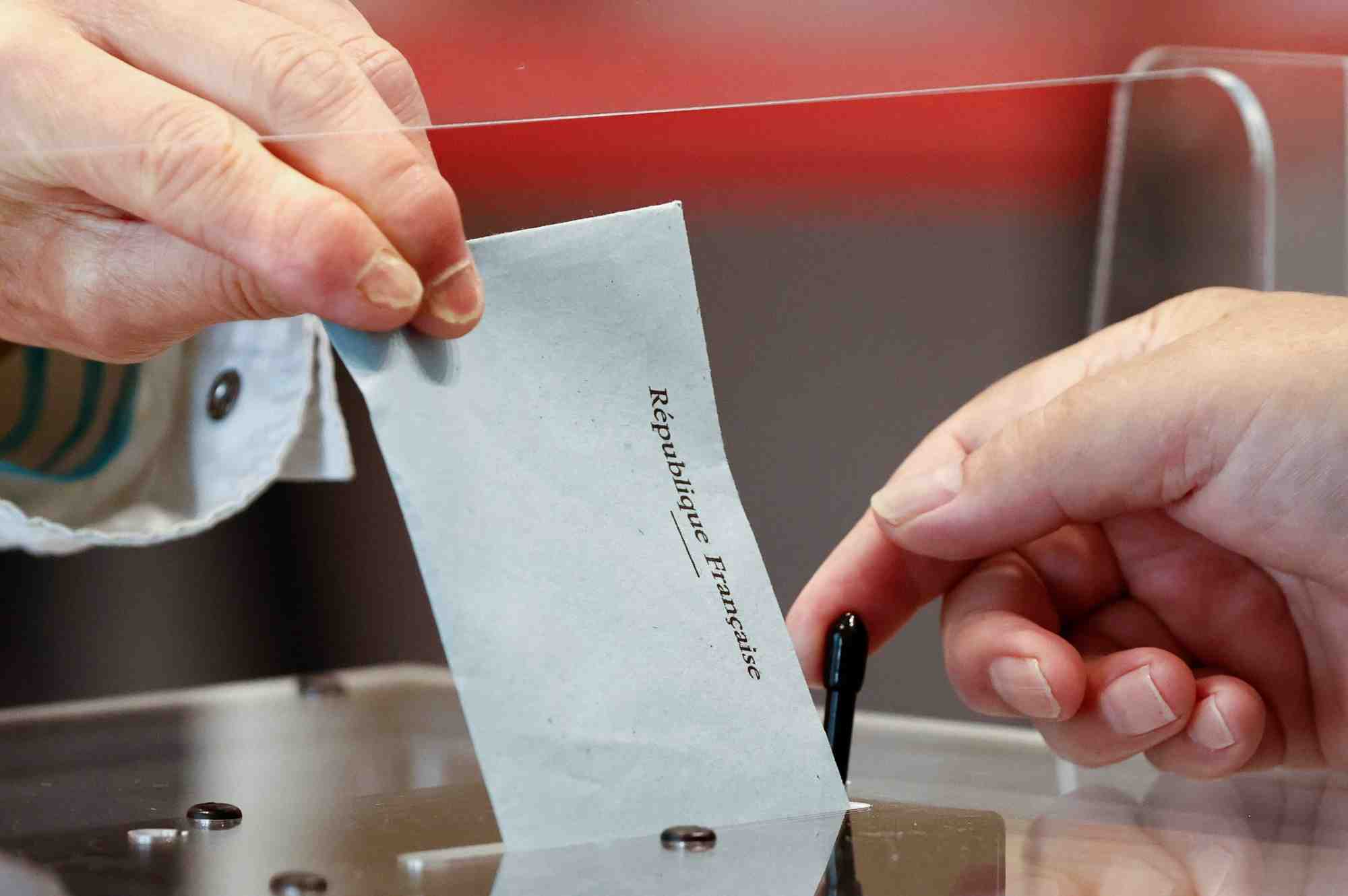 La france vote sans enthousiasme pour les elections regionales