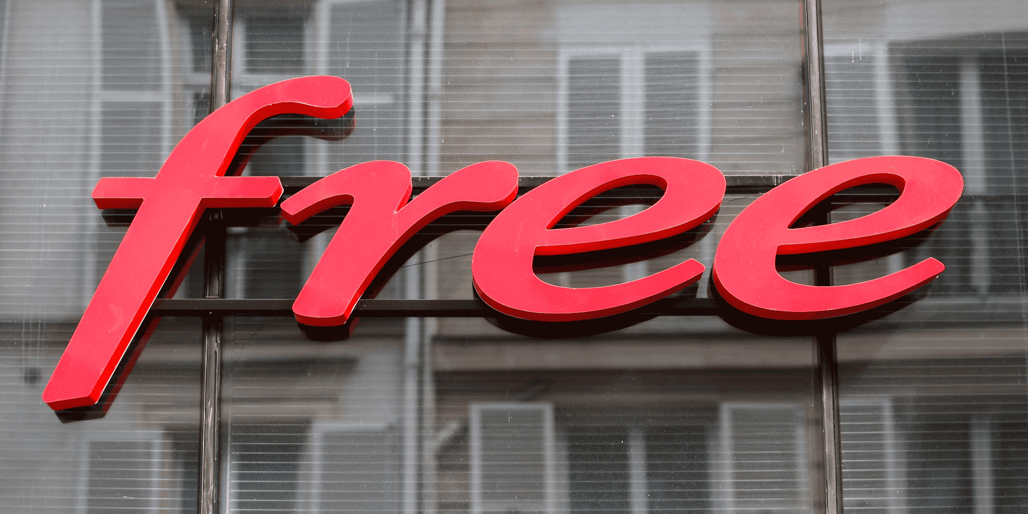 La cnil prononce une sanction de 300.000 euros contre free mobile