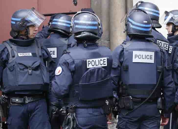 Plus de 1.200 perquisitions administratives menees dans le cadre de l'etat d'urgence
