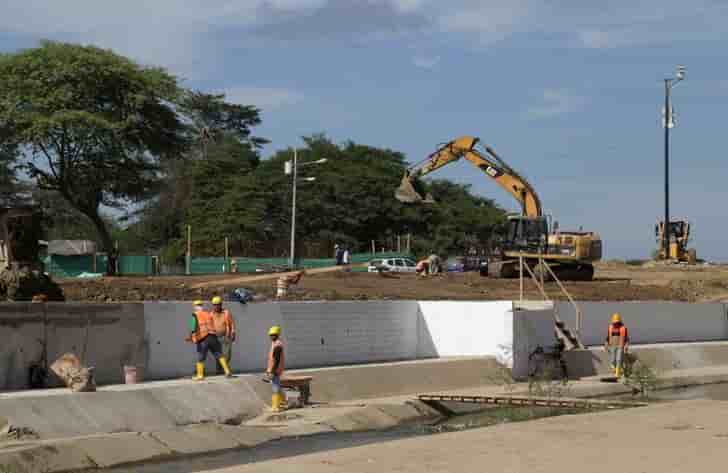 La construction du mur entre l'equateur et le perou suspendue
