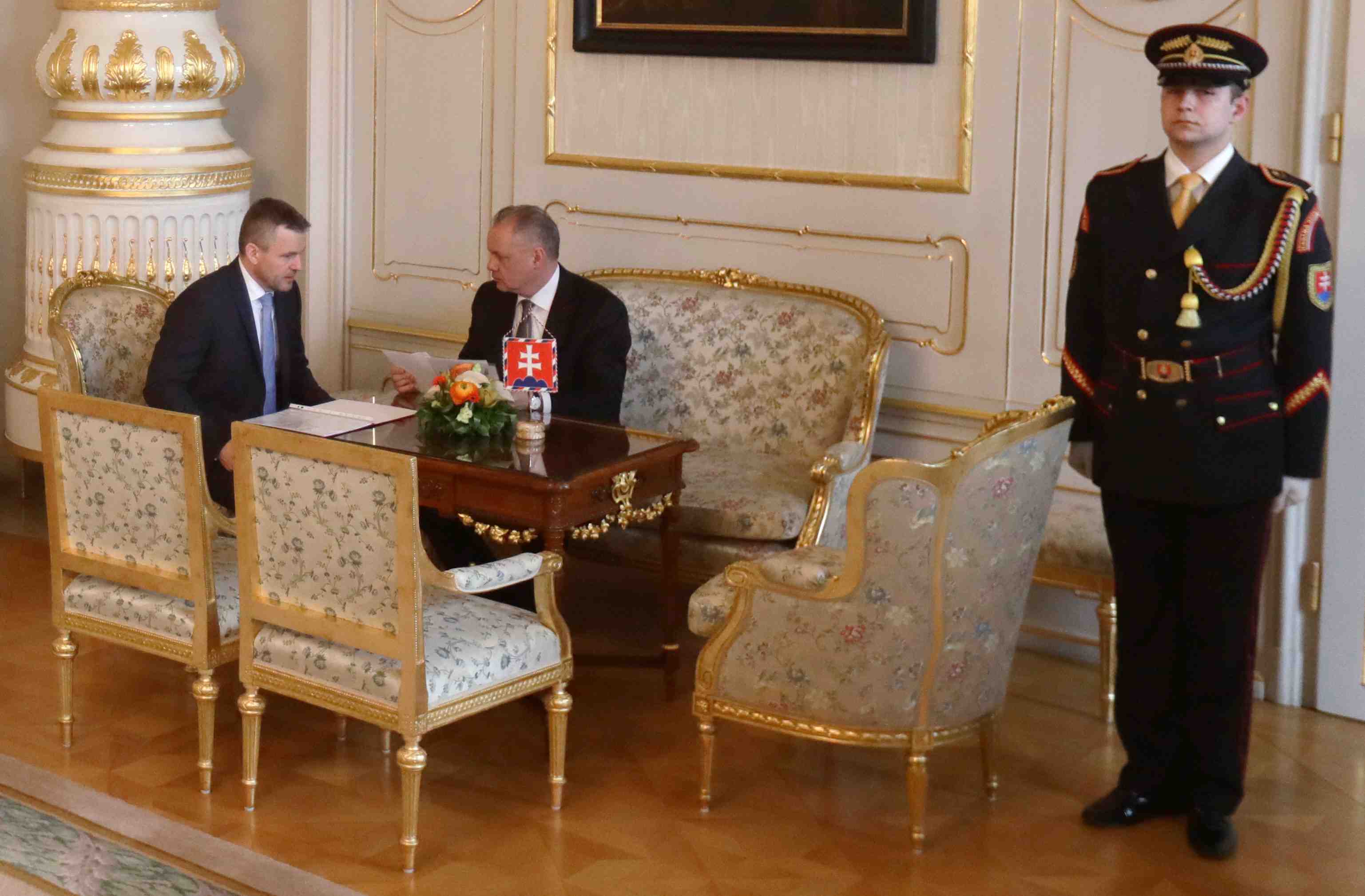 Le president slovaque va accepter la demission de robert fico
