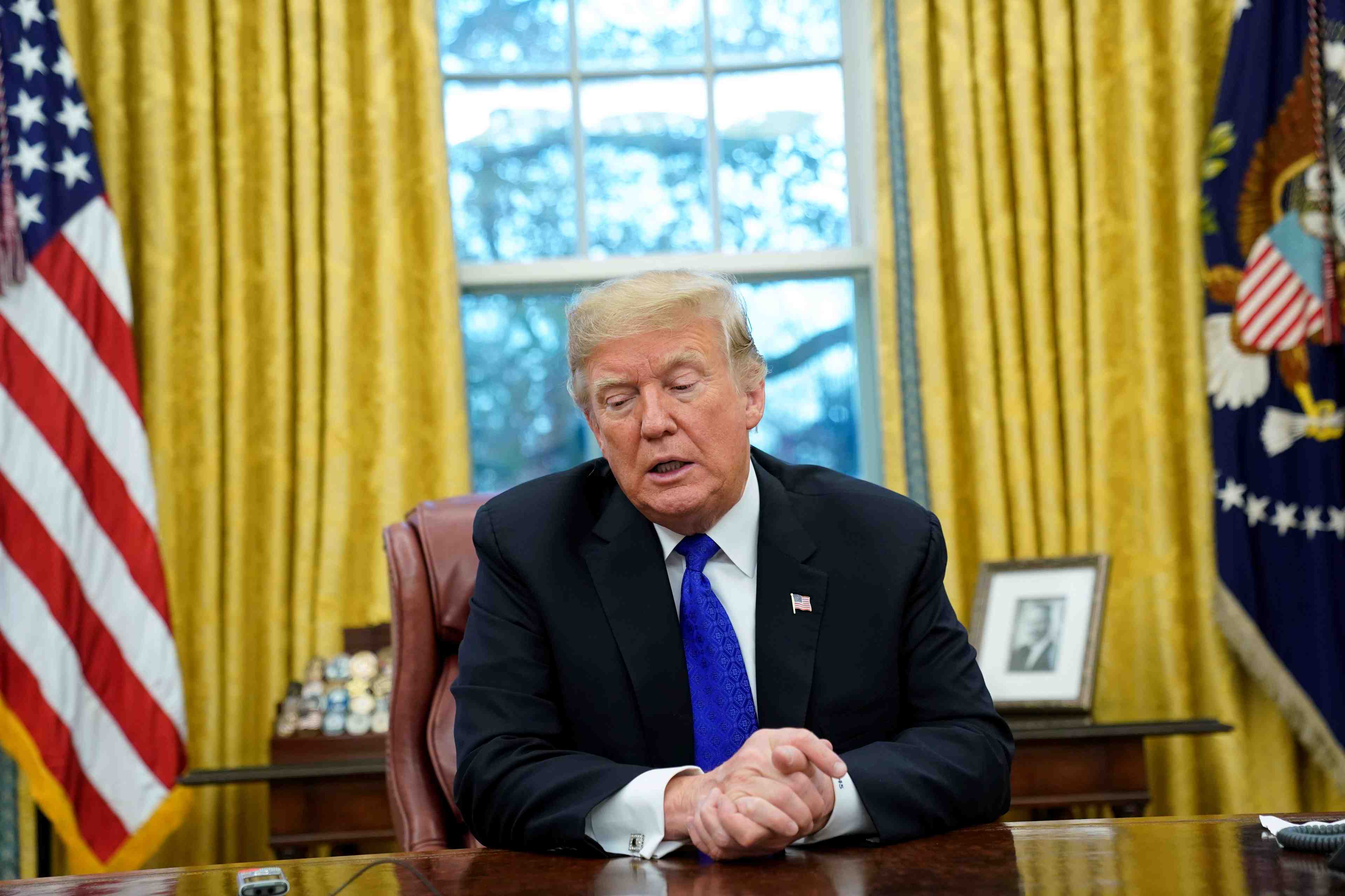 Trump juge ridicule la remontee des taux prevue par la fed