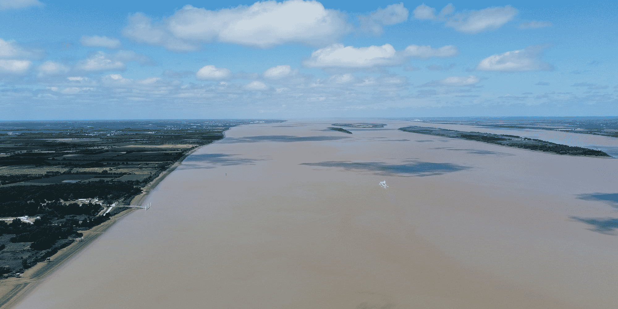 L'estuaire de la Gironde abrite de nombreux milieux naturels, notamment des îles.