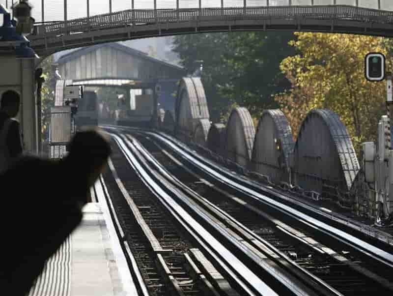 Trafic interrompu sur quatre lignes de métro à Paris