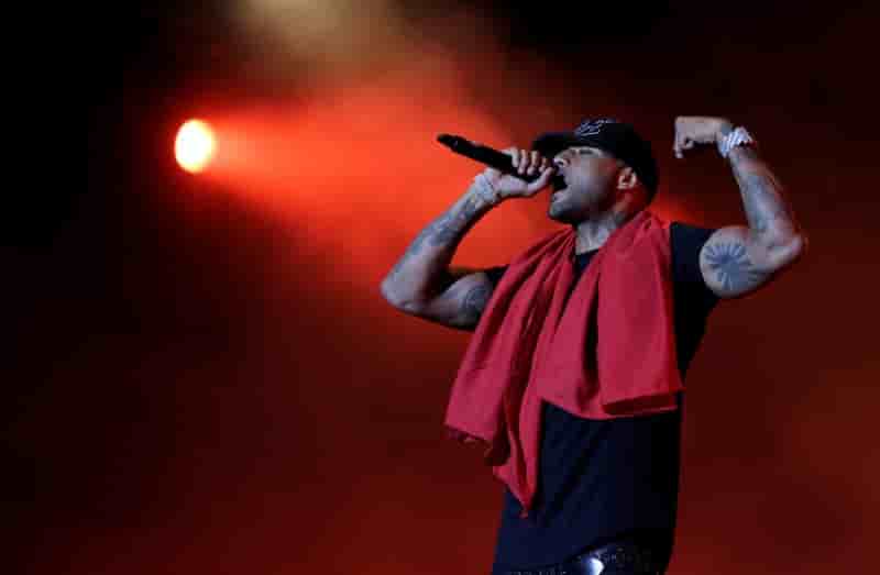 Les rappeurs booba et kaaris en detention, proces renvoye