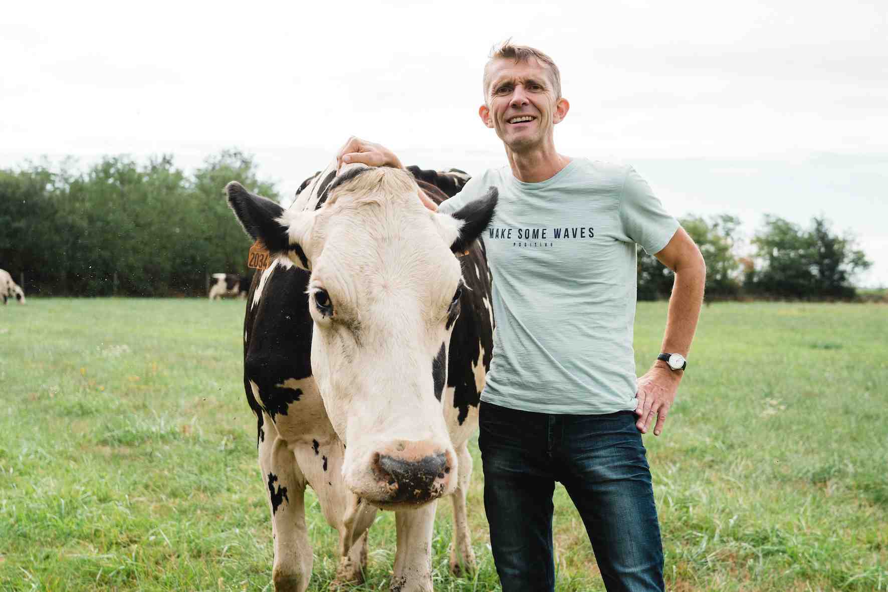 Éleveur laitier en Loire-Atlantique, Jean-Michel Péard est à l'initiave du réseau Invitation à la ferme.