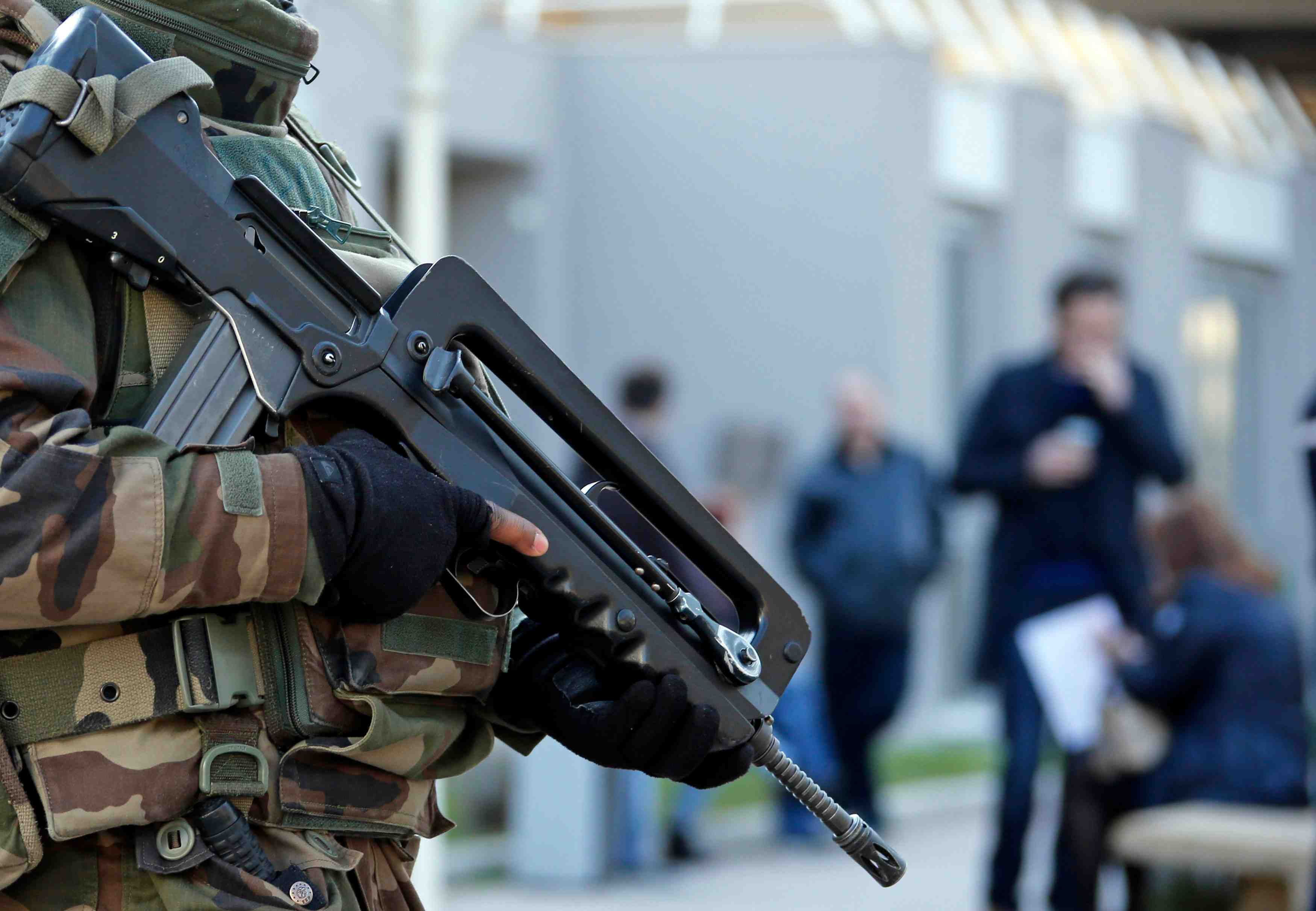 La menace terroriste reste particulierement elevee en france, selon manuel valls