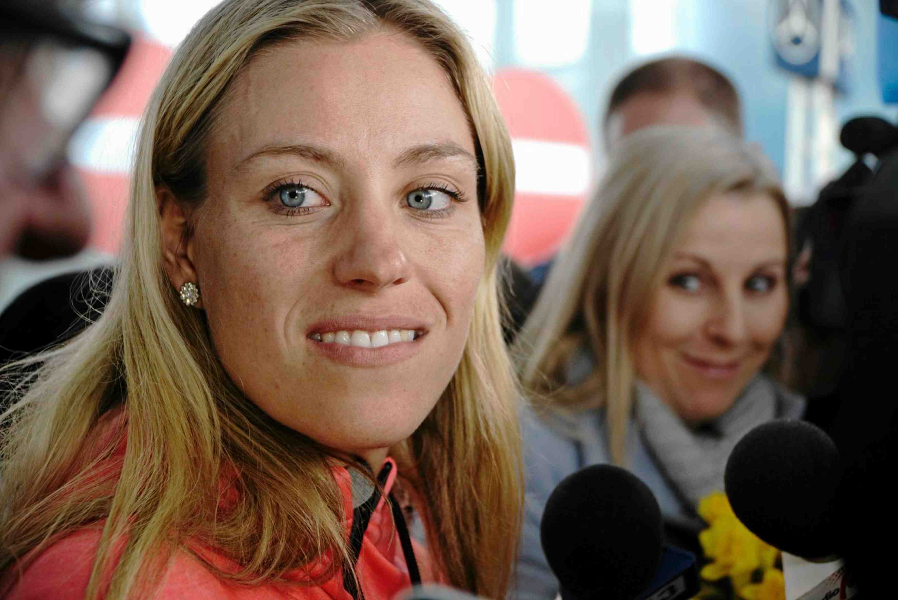 Kerber chute d’entree, les autres favorites assurent