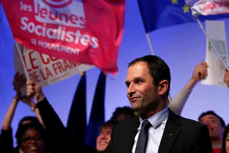 Hamon accepte l'offre de dialogue de melenchon