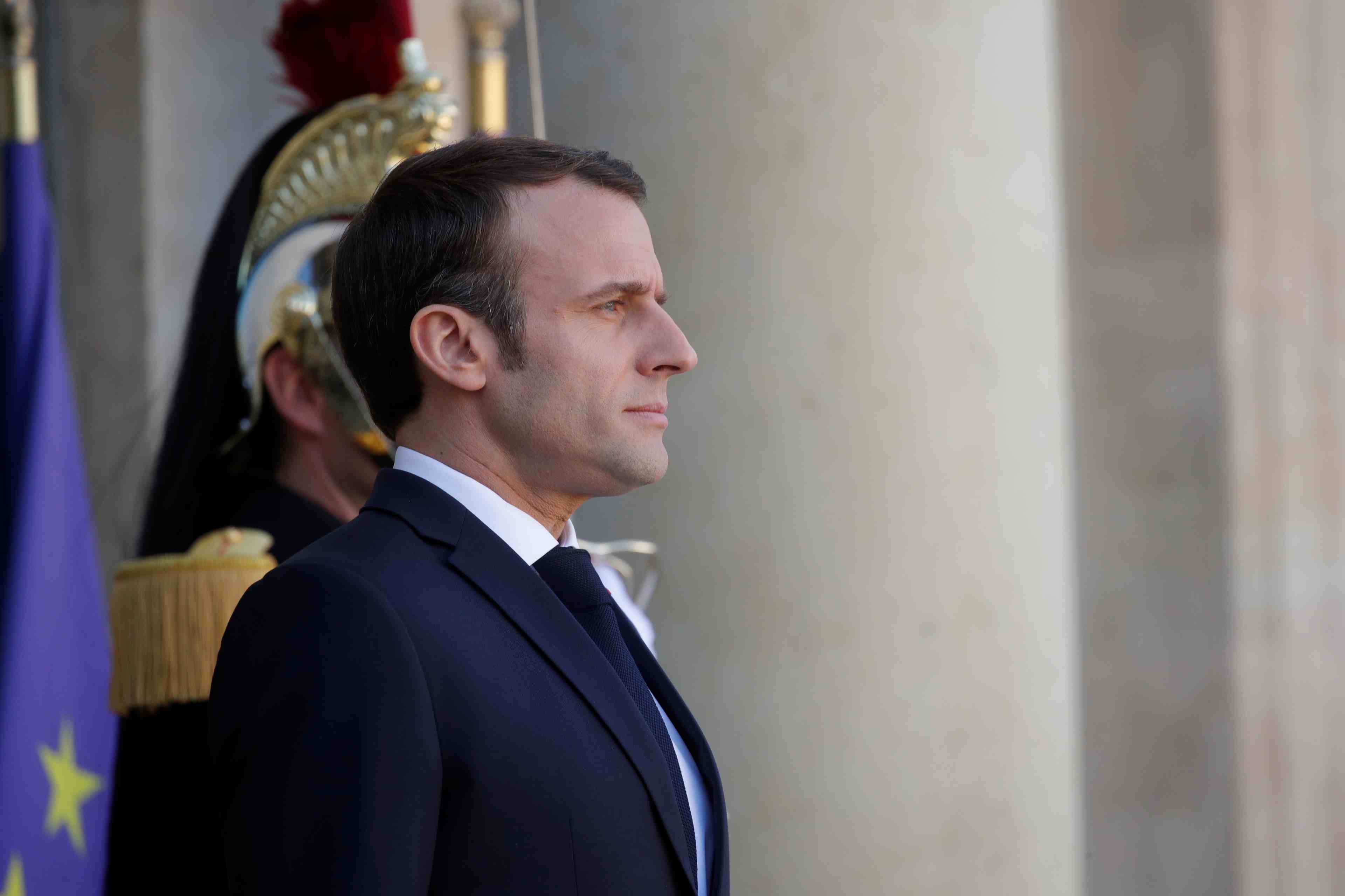 Macron exhorte les citoyens europeens a "reprendre le controle"