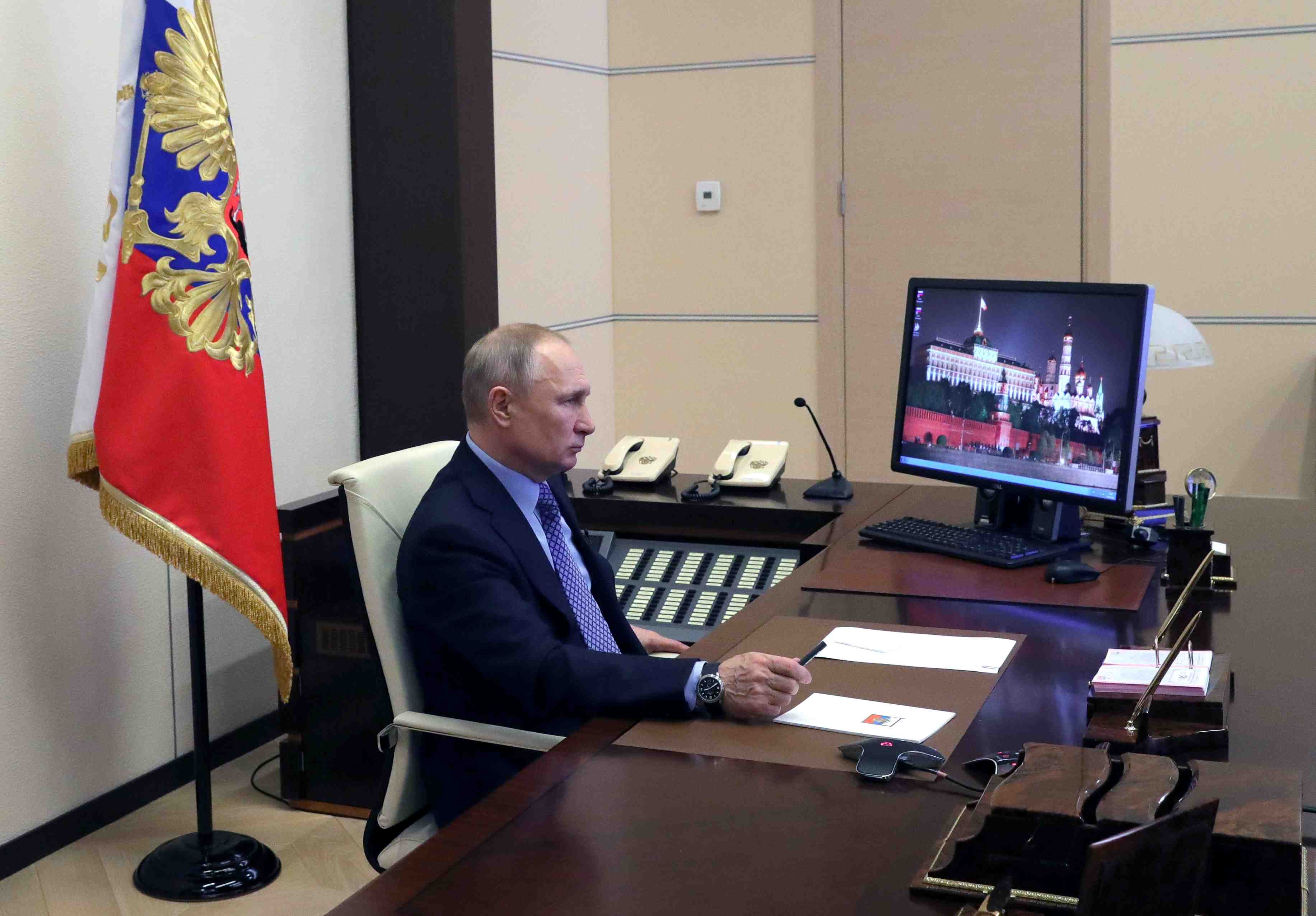 Russie: poutine en teletravail, tracage numerique a moscou