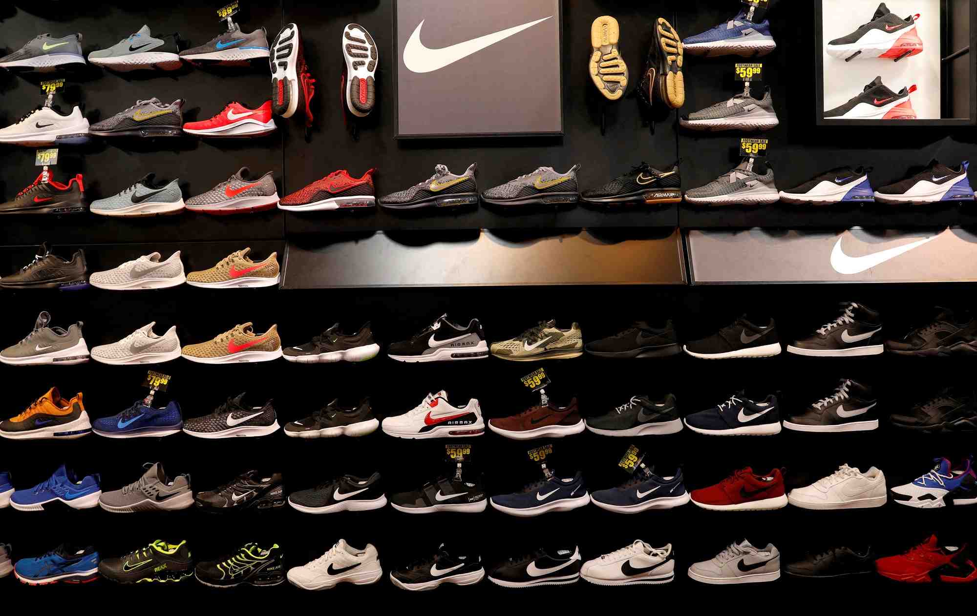 La taxe sur un habit Nike importé passerait ainsi à 38,8 %.