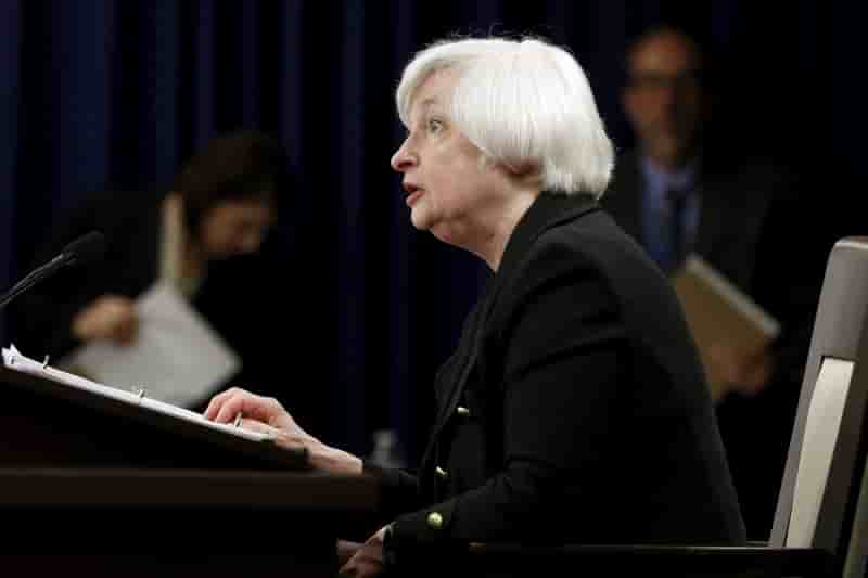 La fed reste en piste pour un relevement des taux en 2015
