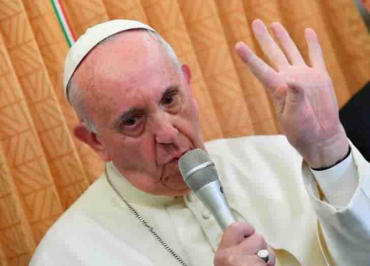 Le pape francois revient sur la "theorie du genre"