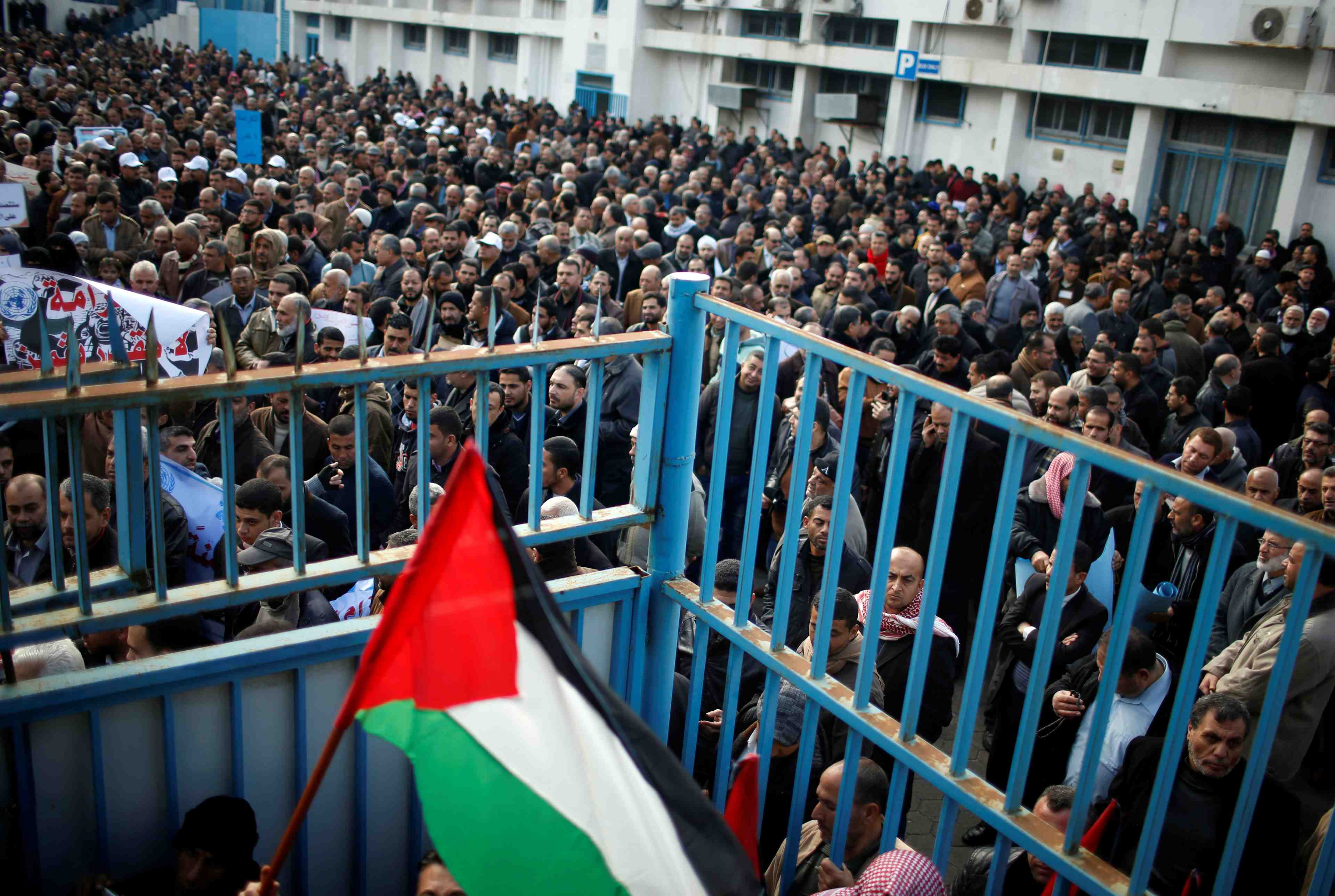 Gaza: les employes de l'unrwa manifestent