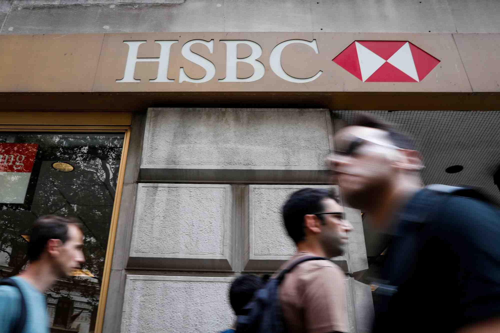 Les candidats au rachat de hsbc france proposent un prix symbolique, selon les echos