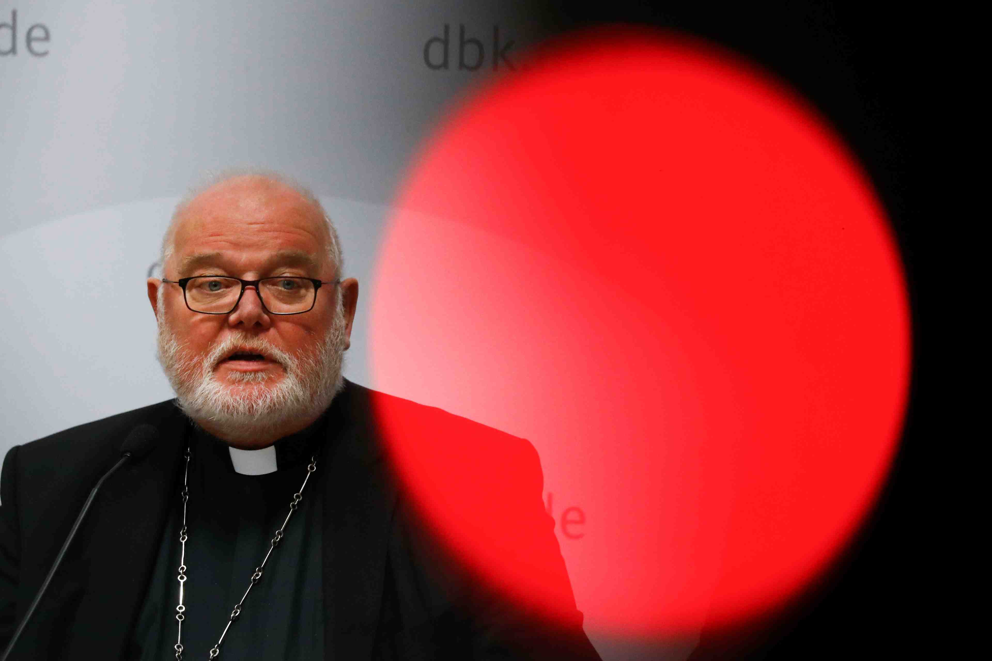 Allemagne: le chef de l'eglise catholique offre sa demission apres les scandales d'abus sexuels