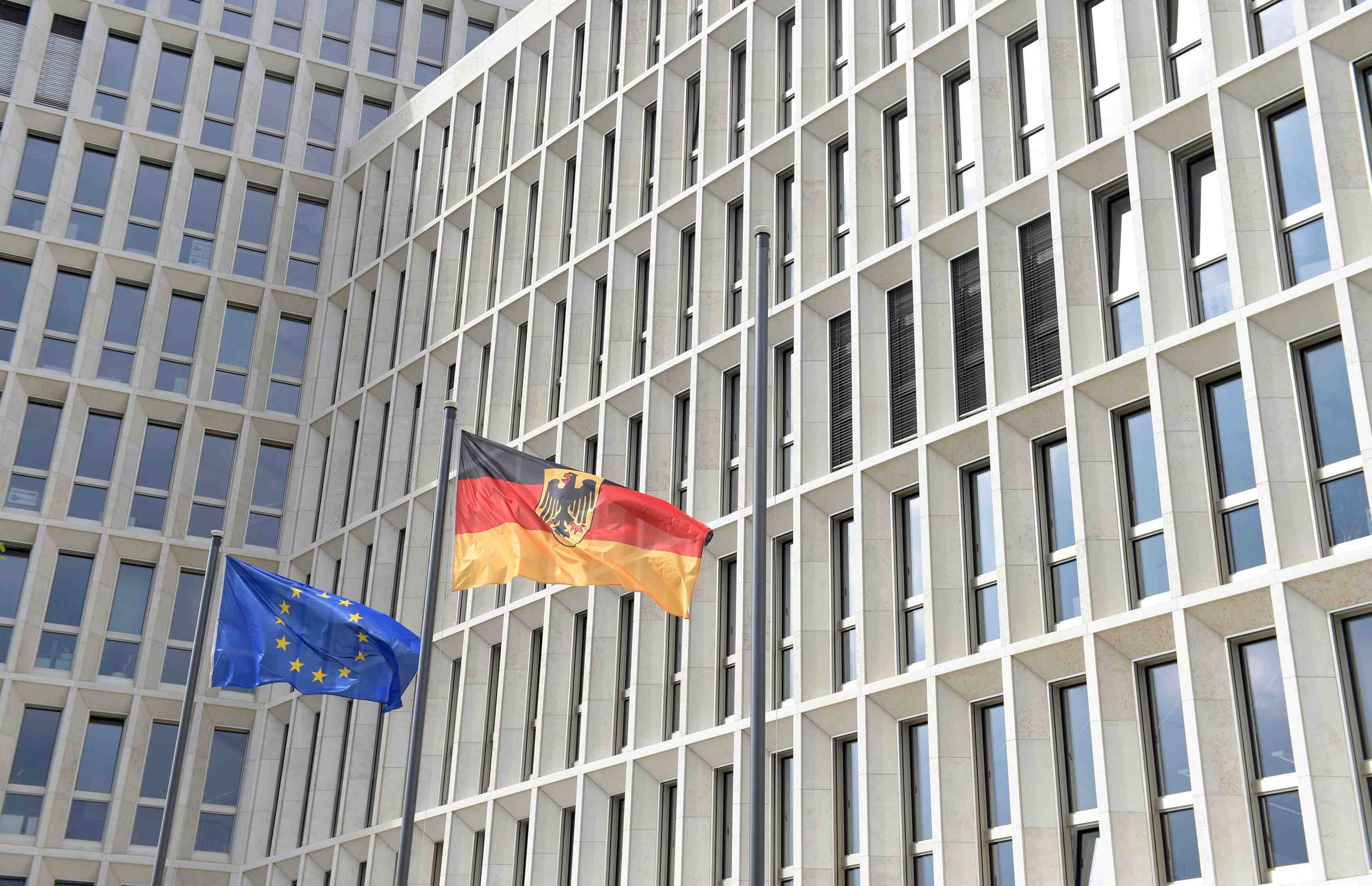 La commission europeenne demande a l'allemagne d'investir davantage