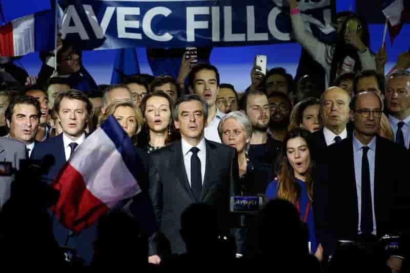Le camp fillon joue l'unite dans l'adversite